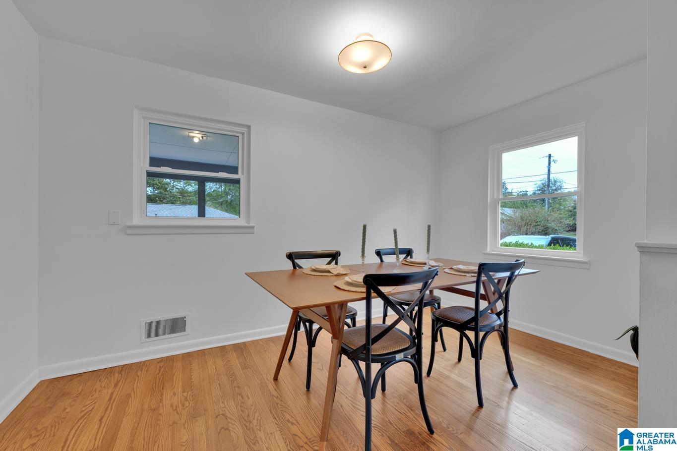 204 OAK DRIVE W