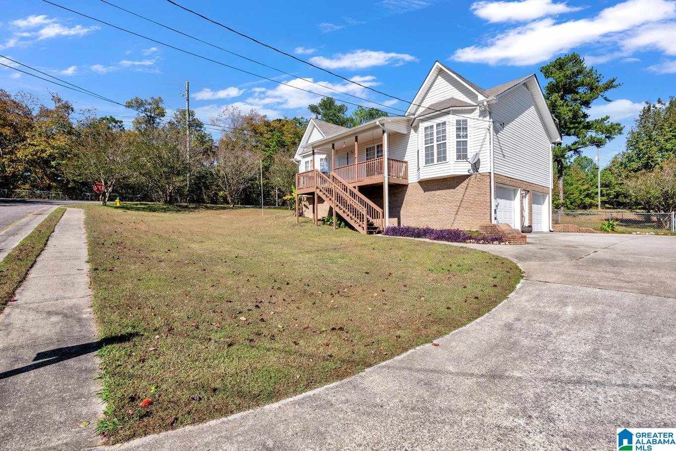 17 GREENLEAF LANE