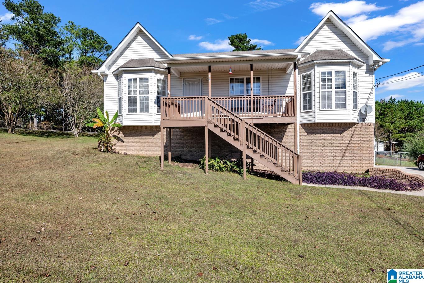 17 GREENLEAF LANE