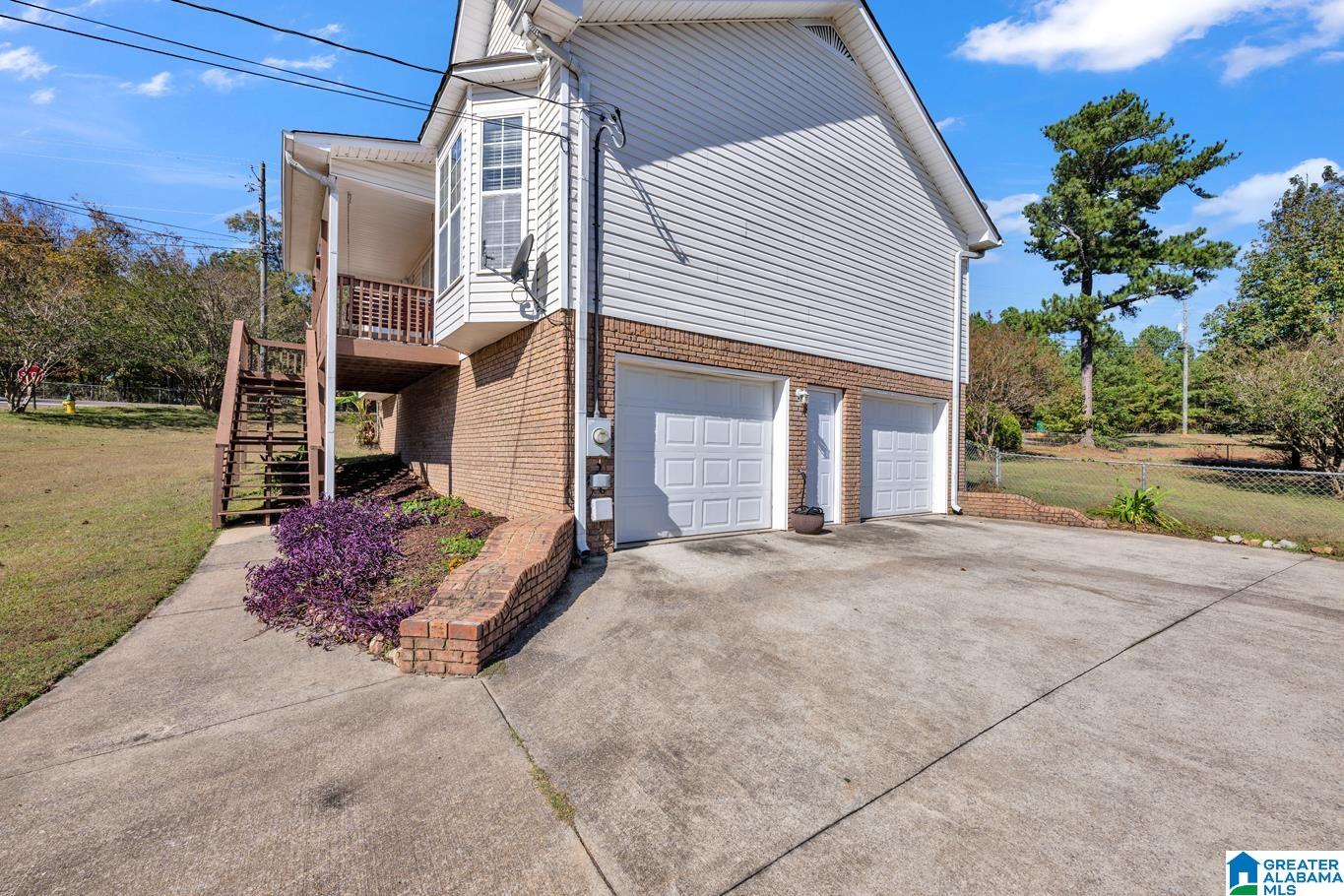 17 GREENLEAF LANE