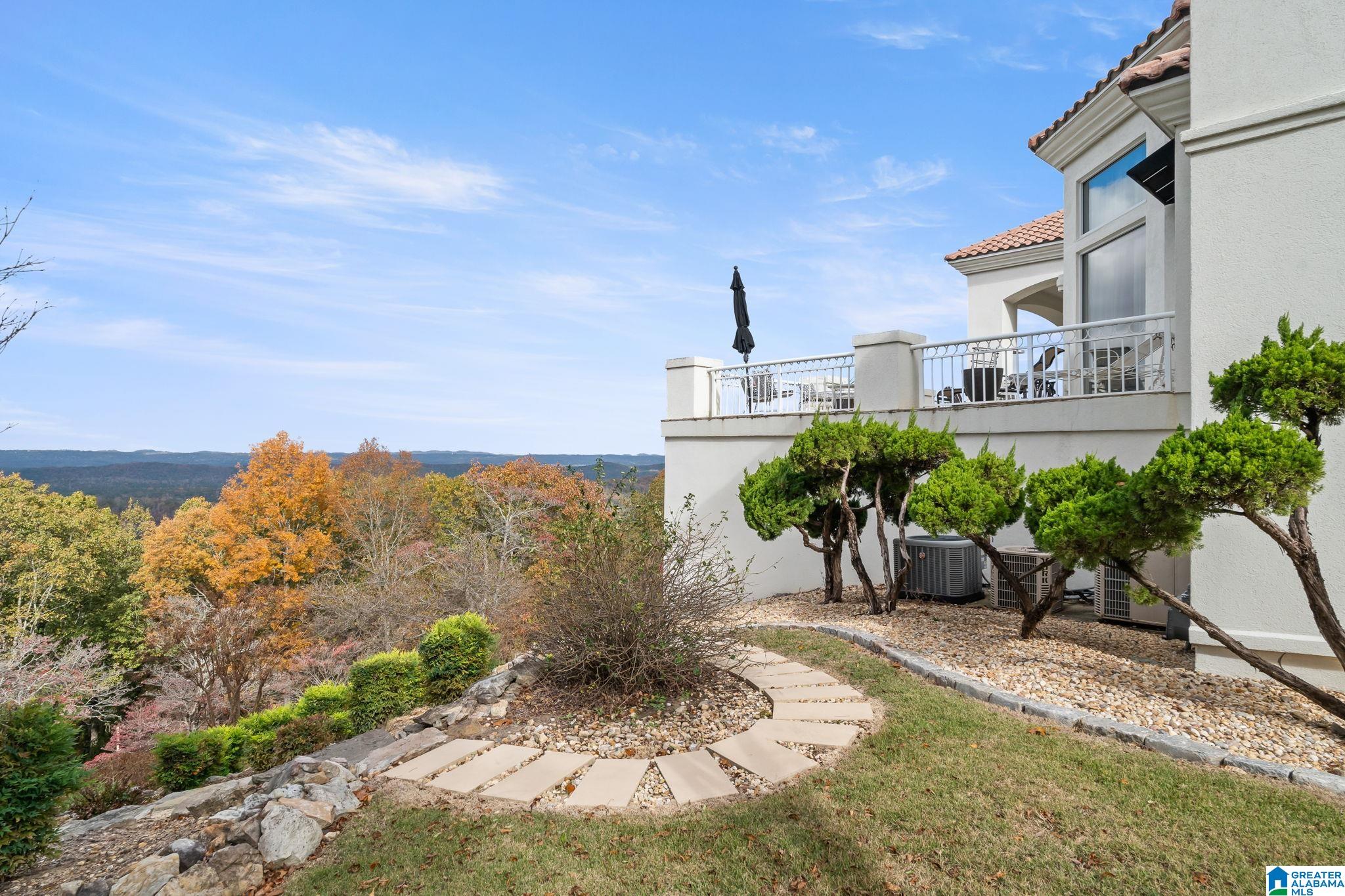 1157 GREYSTONE CREST