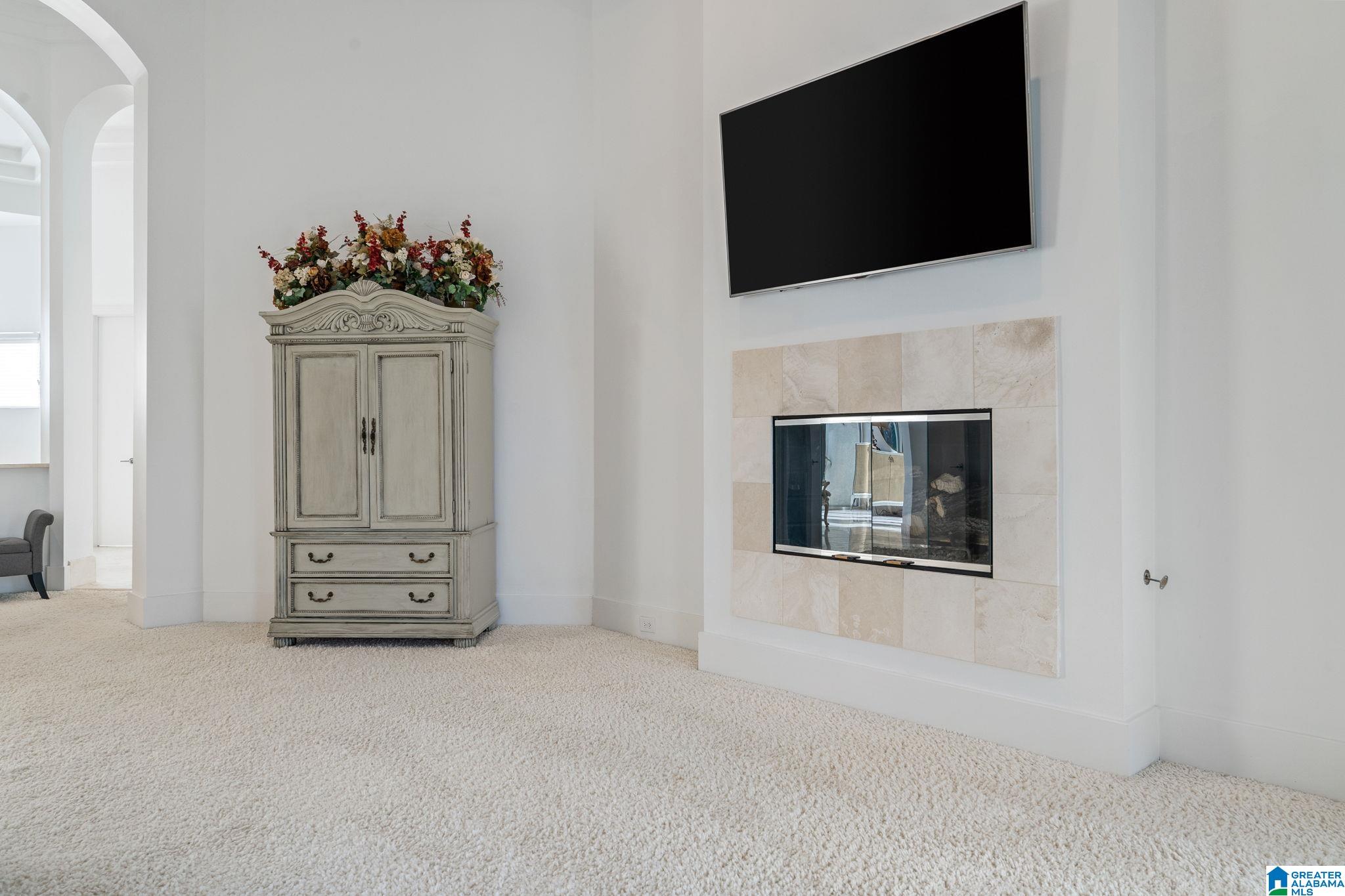 1157 GREYSTONE CREST