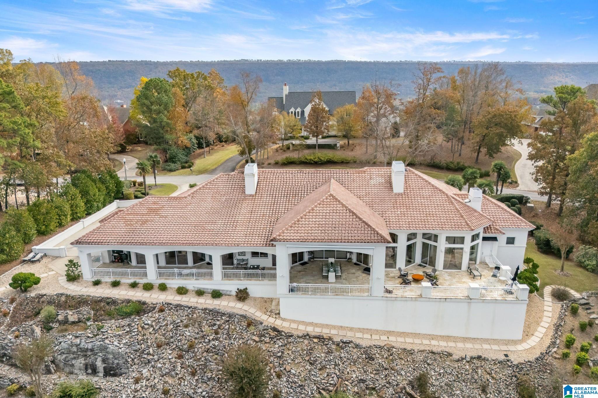 1157 GREYSTONE CREST