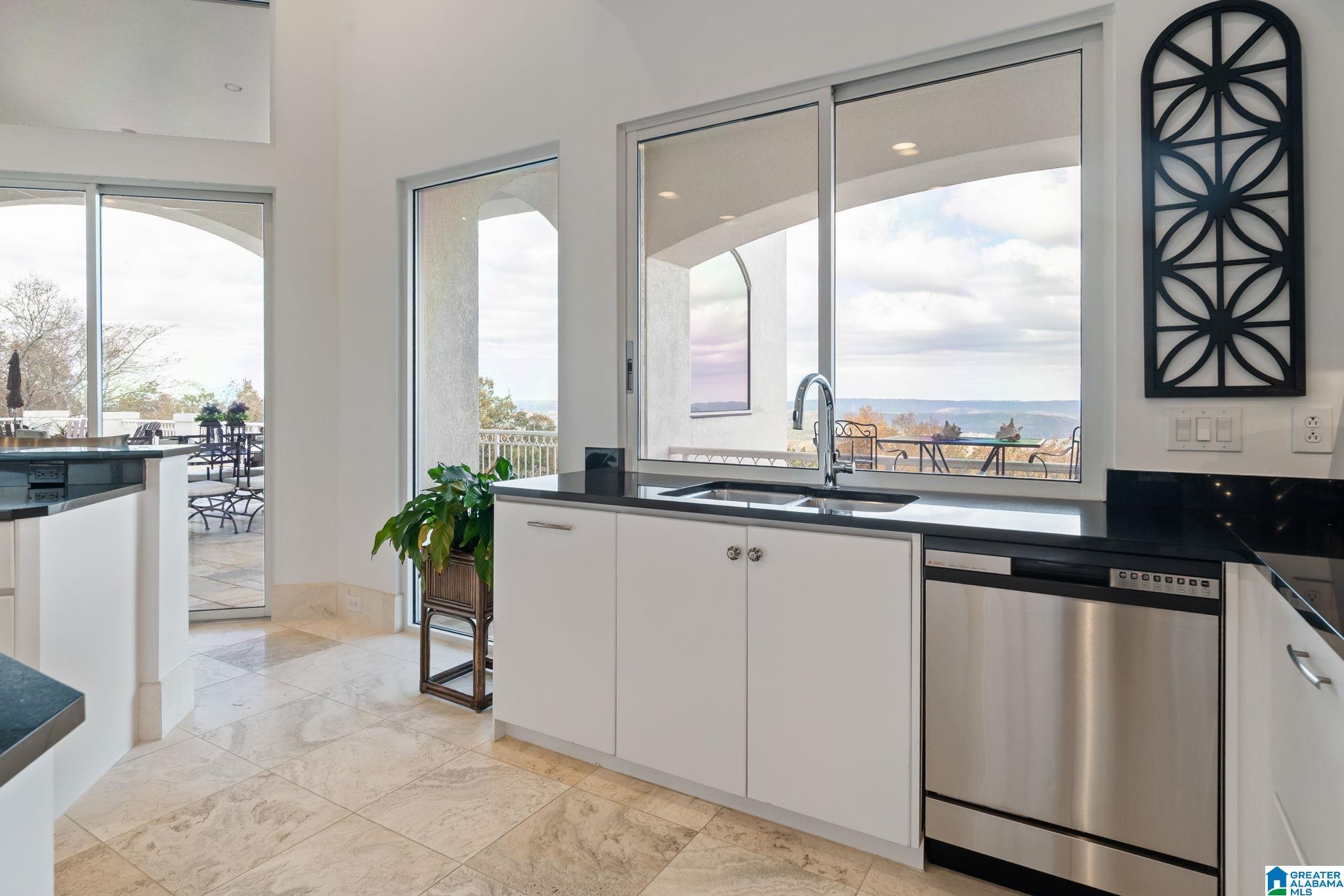 1157 GREYSTONE CREST