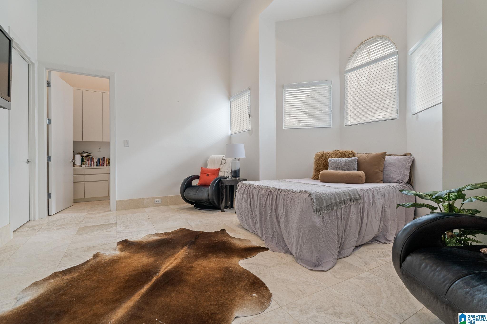 1157 GREYSTONE CREST