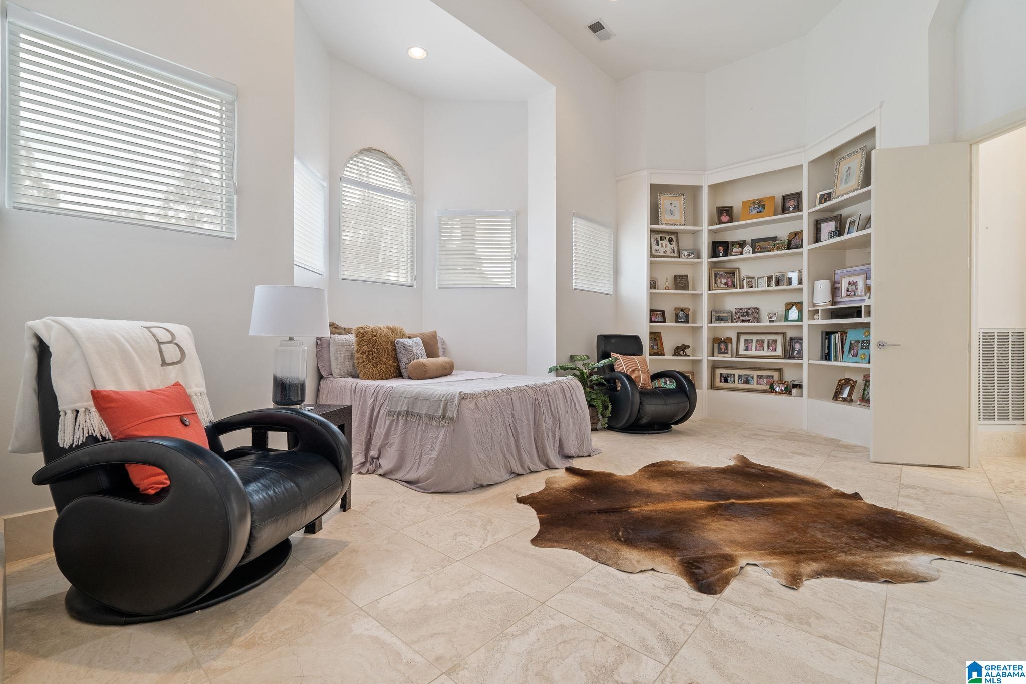 1157 GREYSTONE CREST