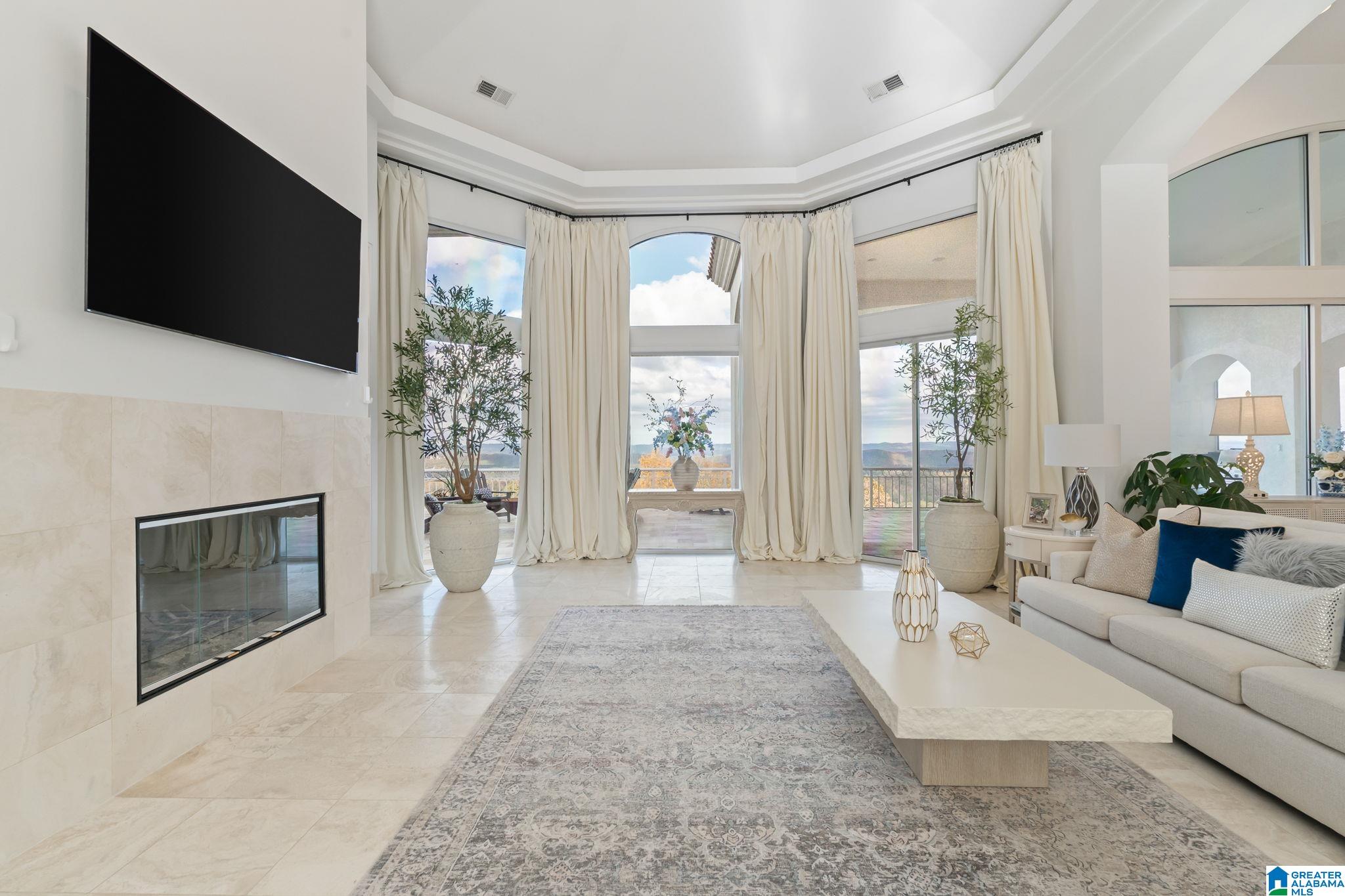 1157 GREYSTONE CREST