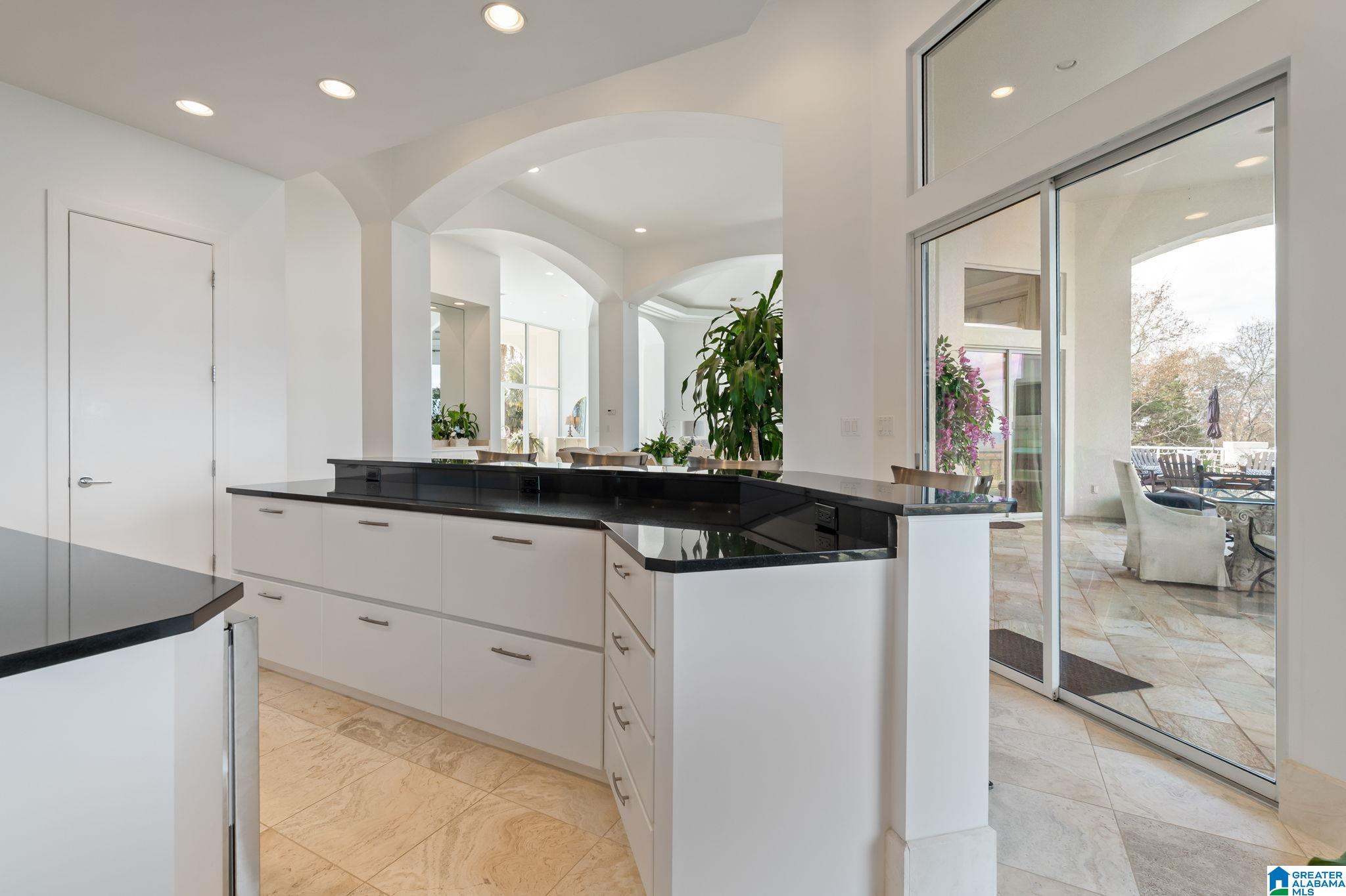 1157 GREYSTONE CREST