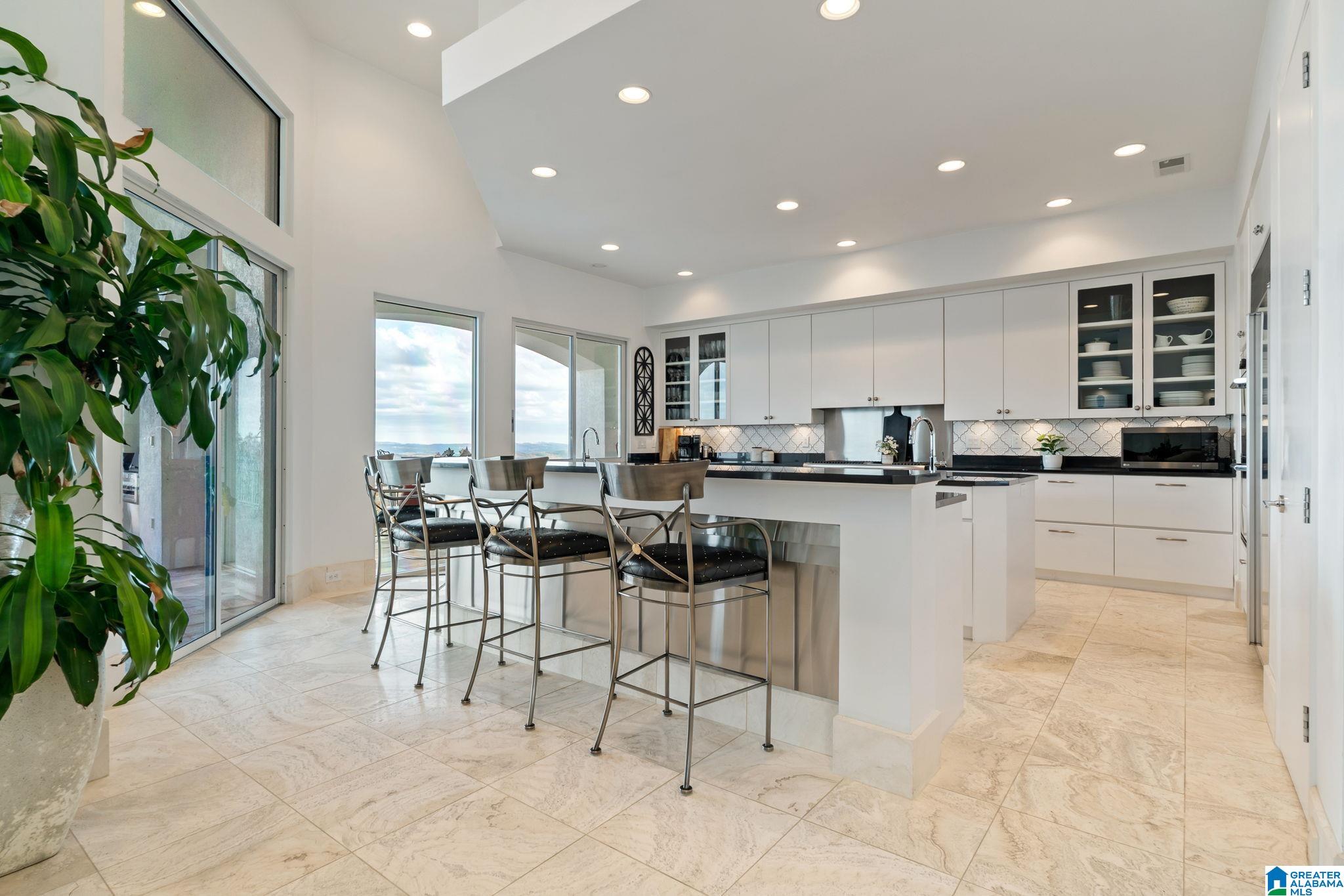 1157 GREYSTONE CREST