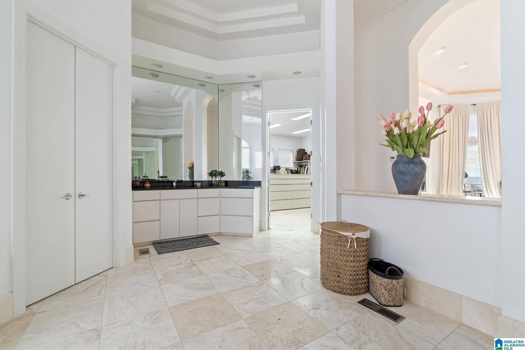 1157 GREYSTONE CREST