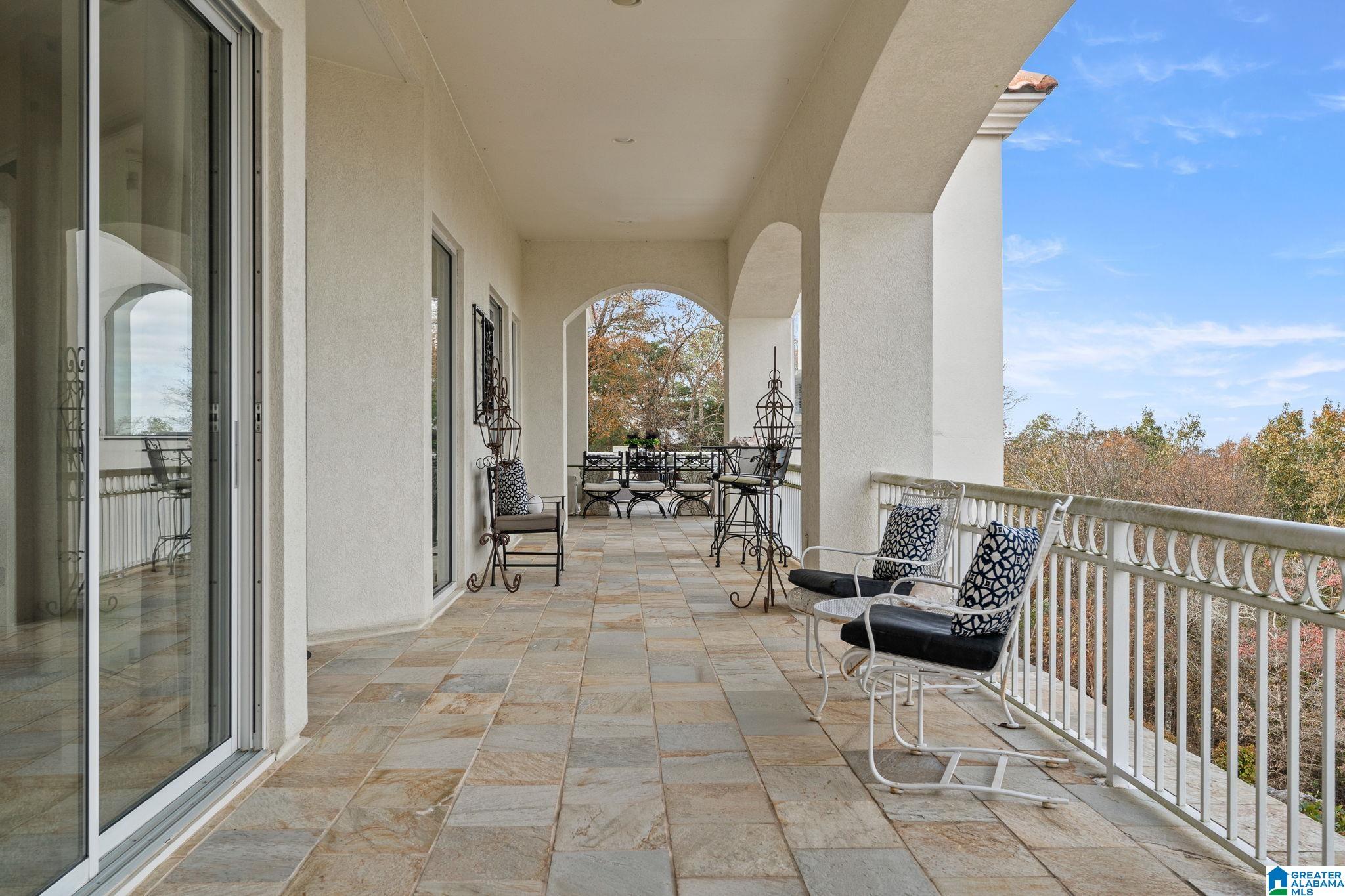 1157 GREYSTONE CREST