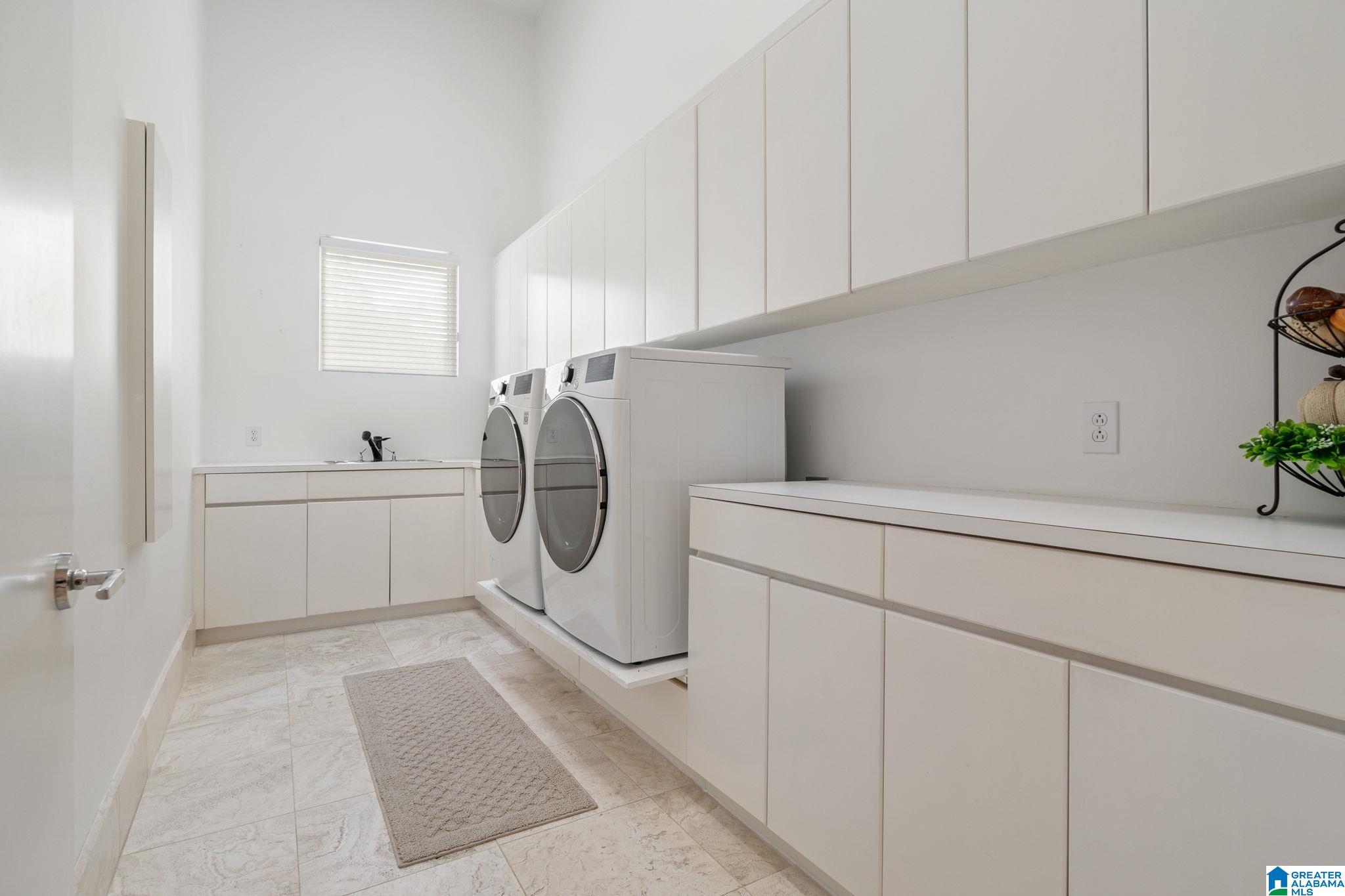 1157 GREYSTONE CREST