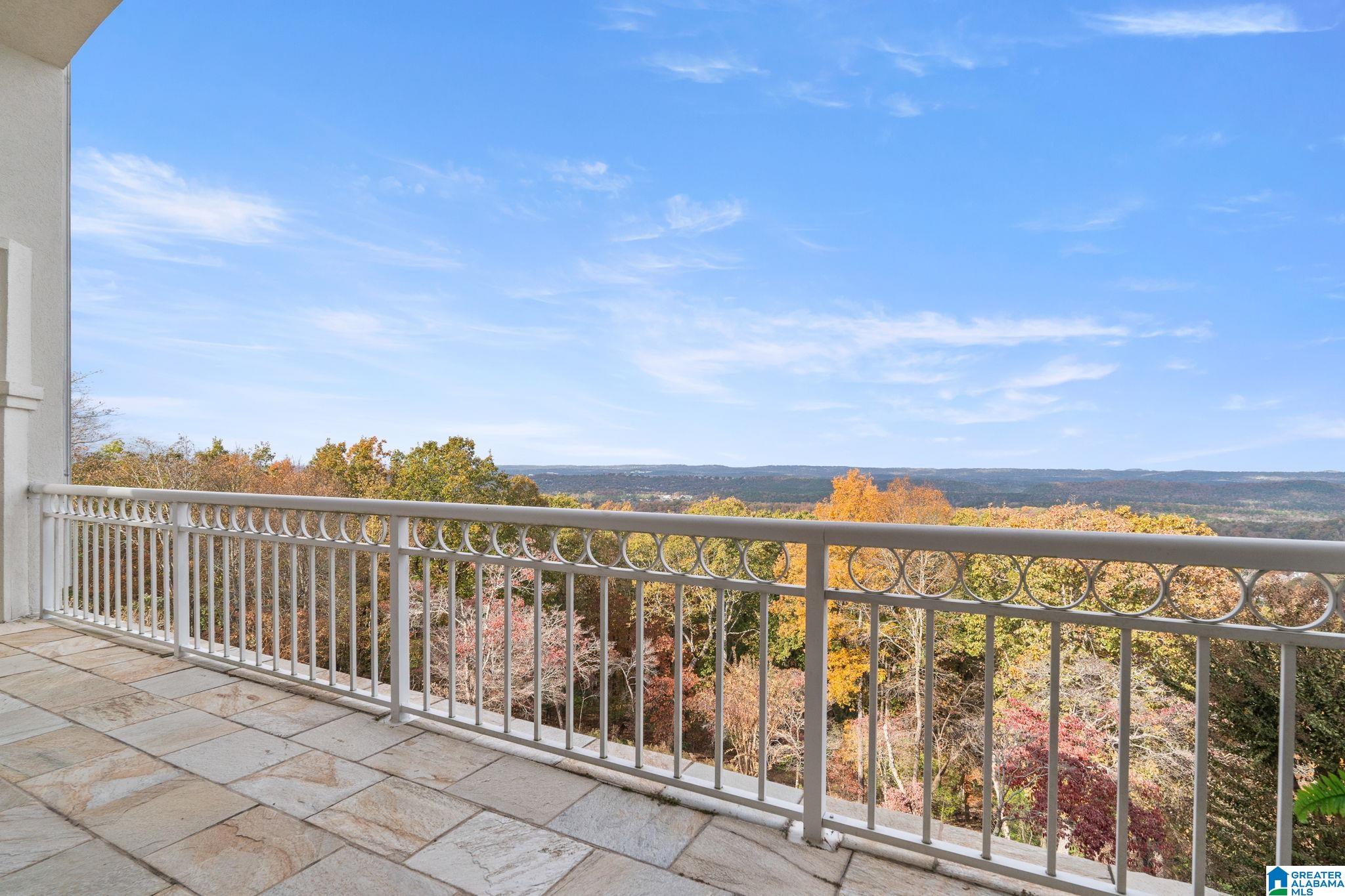 1157 GREYSTONE CREST