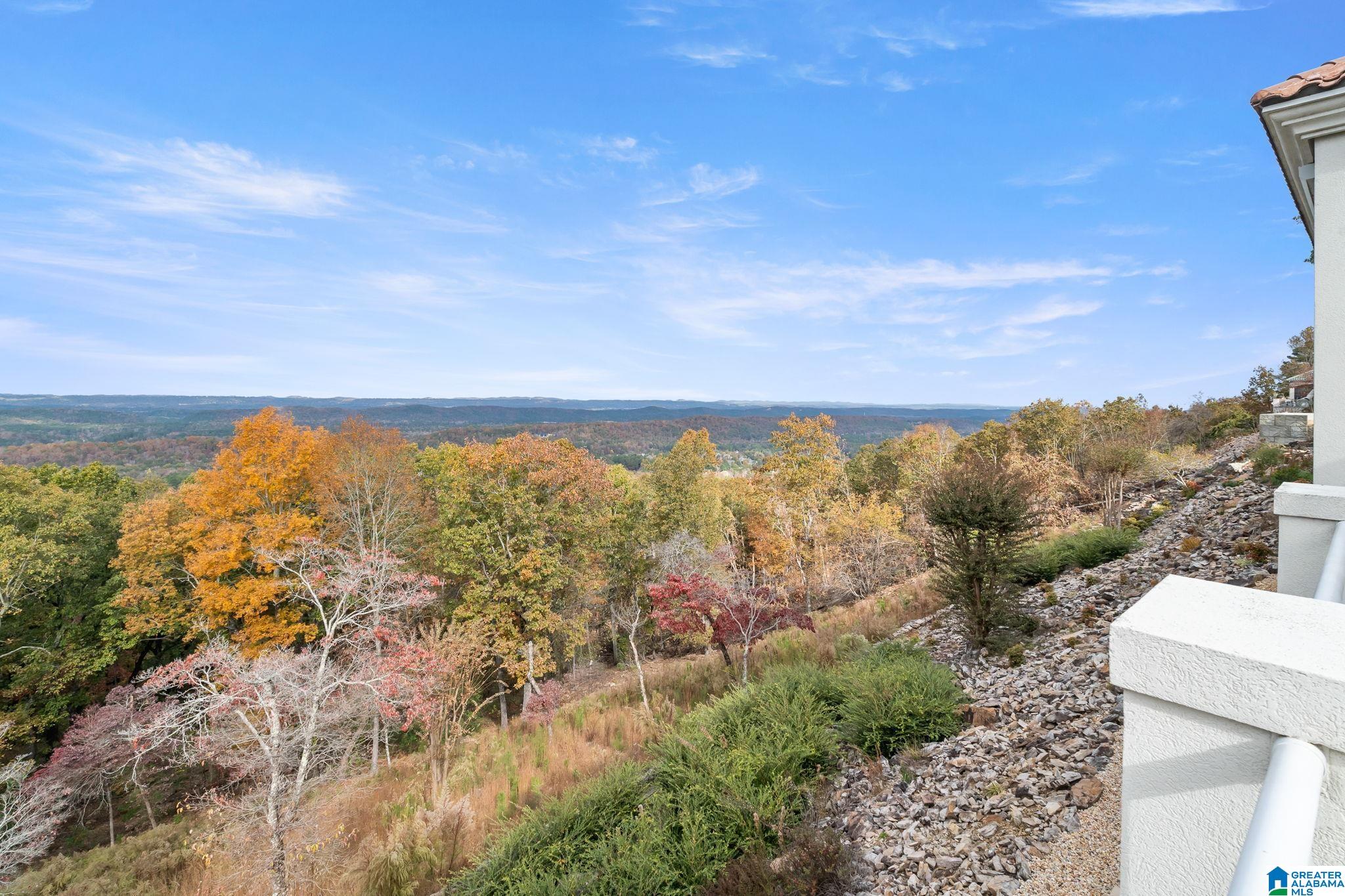 1157 GREYSTONE CREST