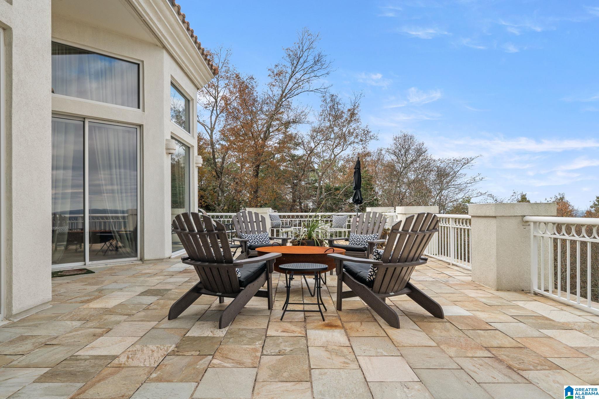 1157 GREYSTONE CREST