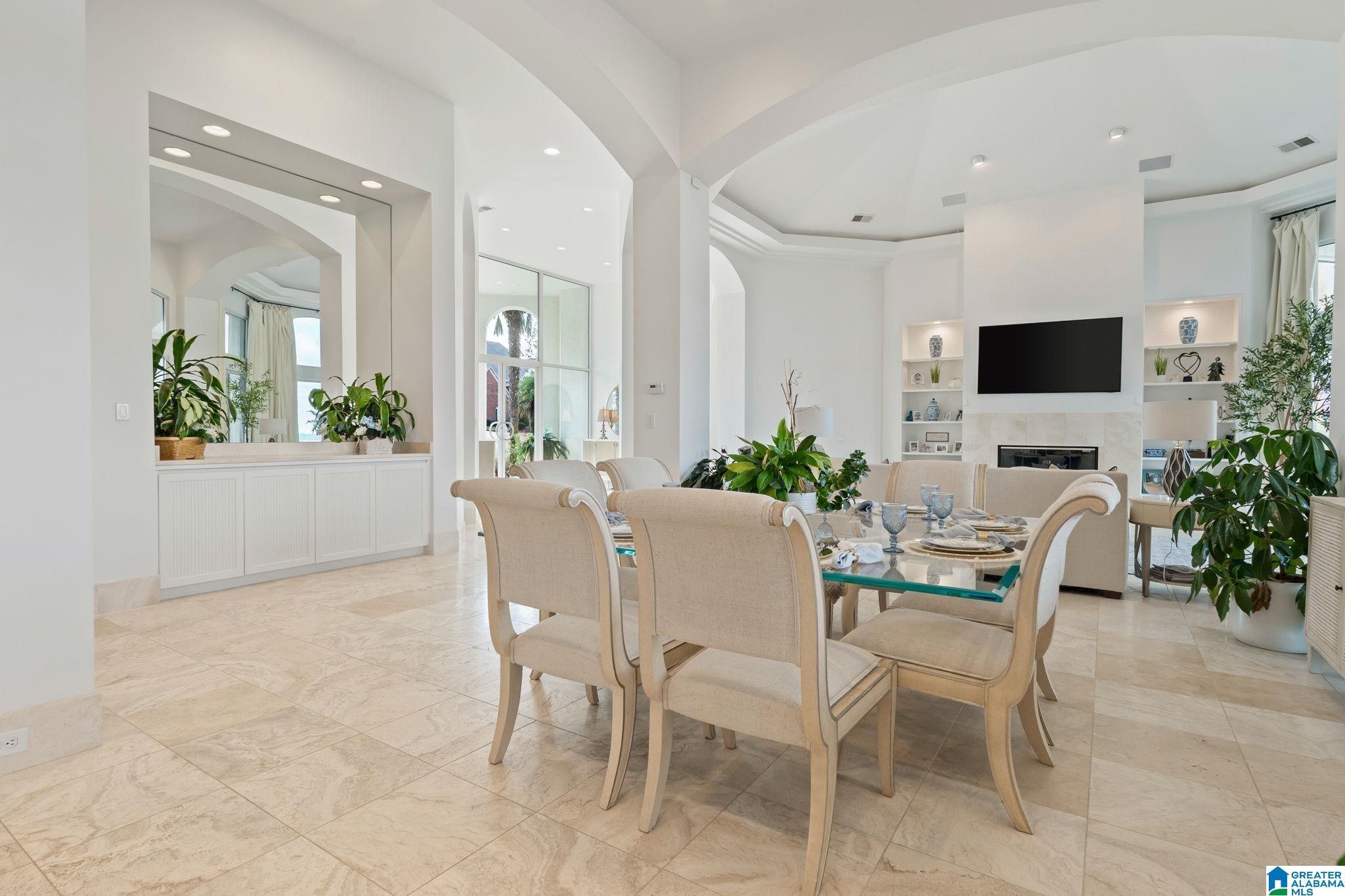 1157 GREYSTONE CREST