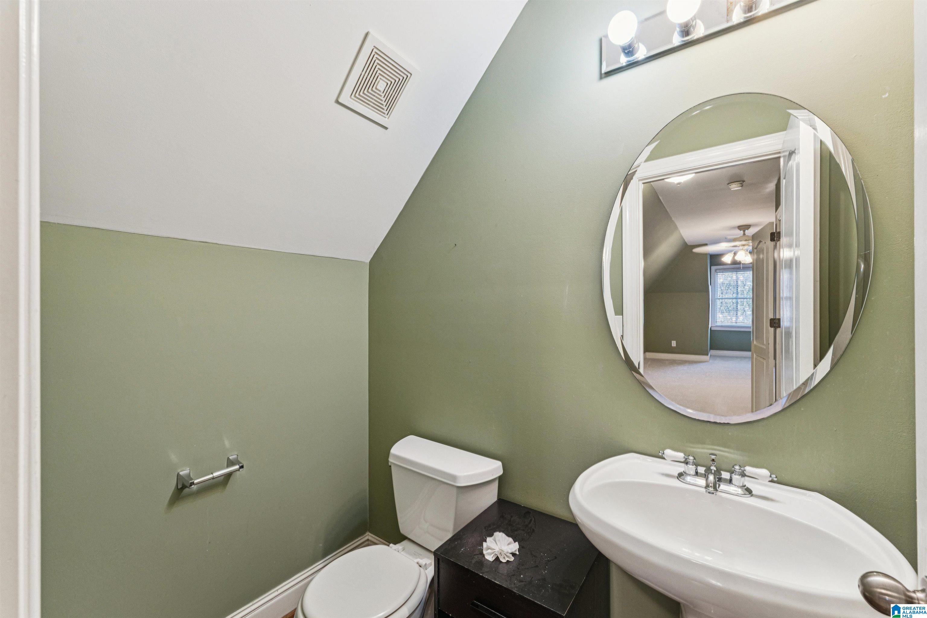 539 WOODRUFF PARKWAY