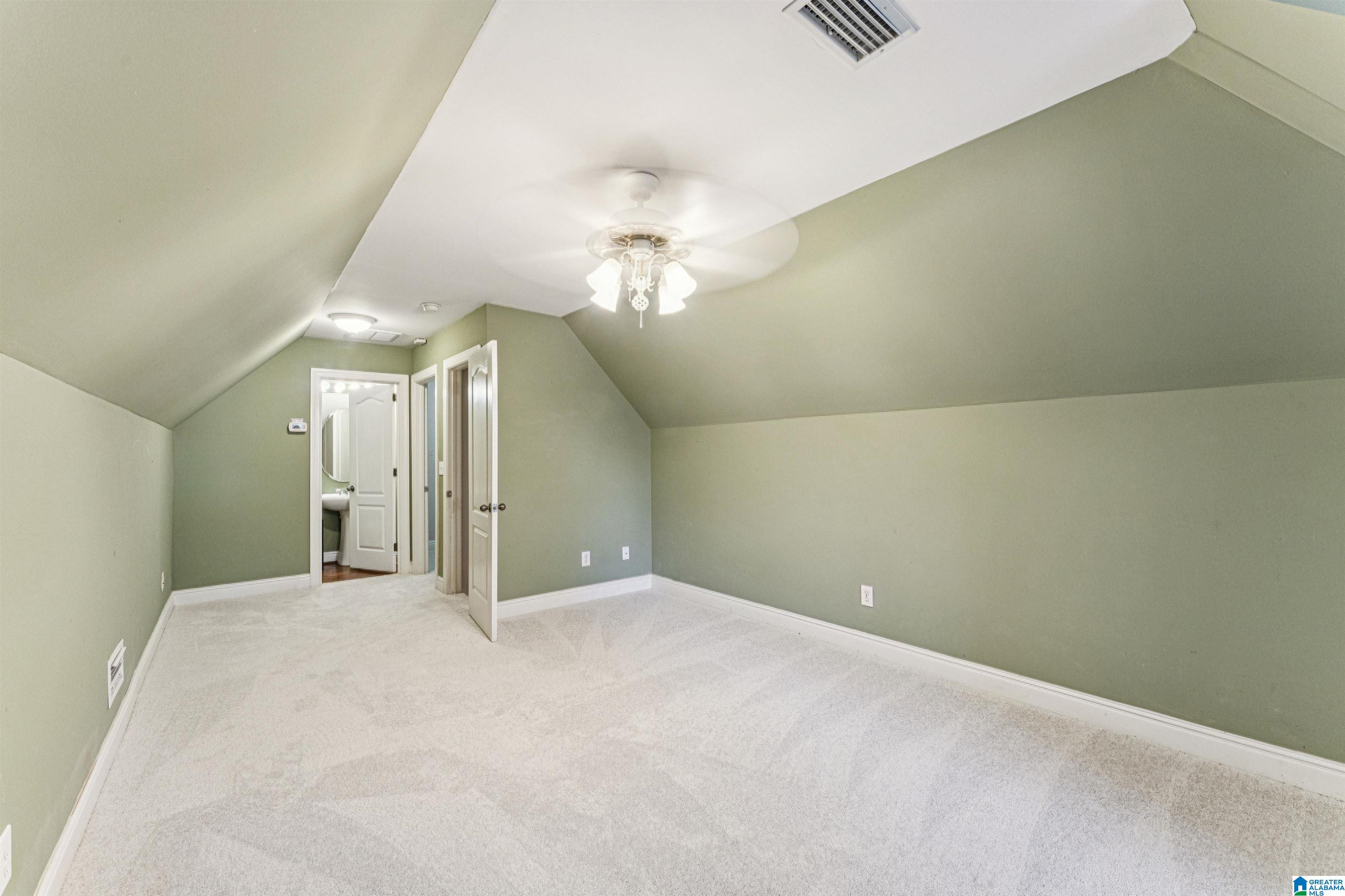 539 WOODRUFF PARKWAY