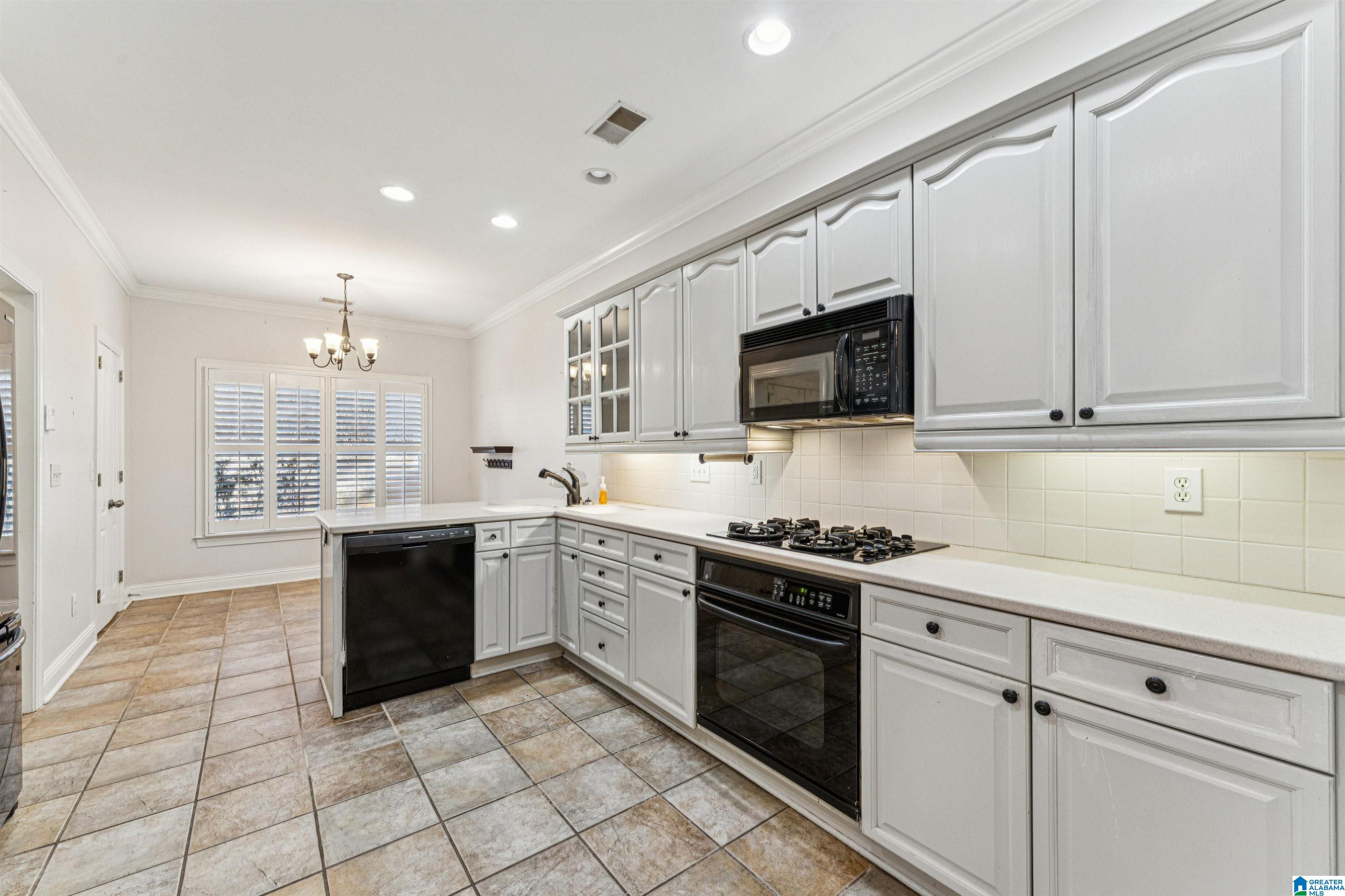 539 WOODRUFF PARKWAY