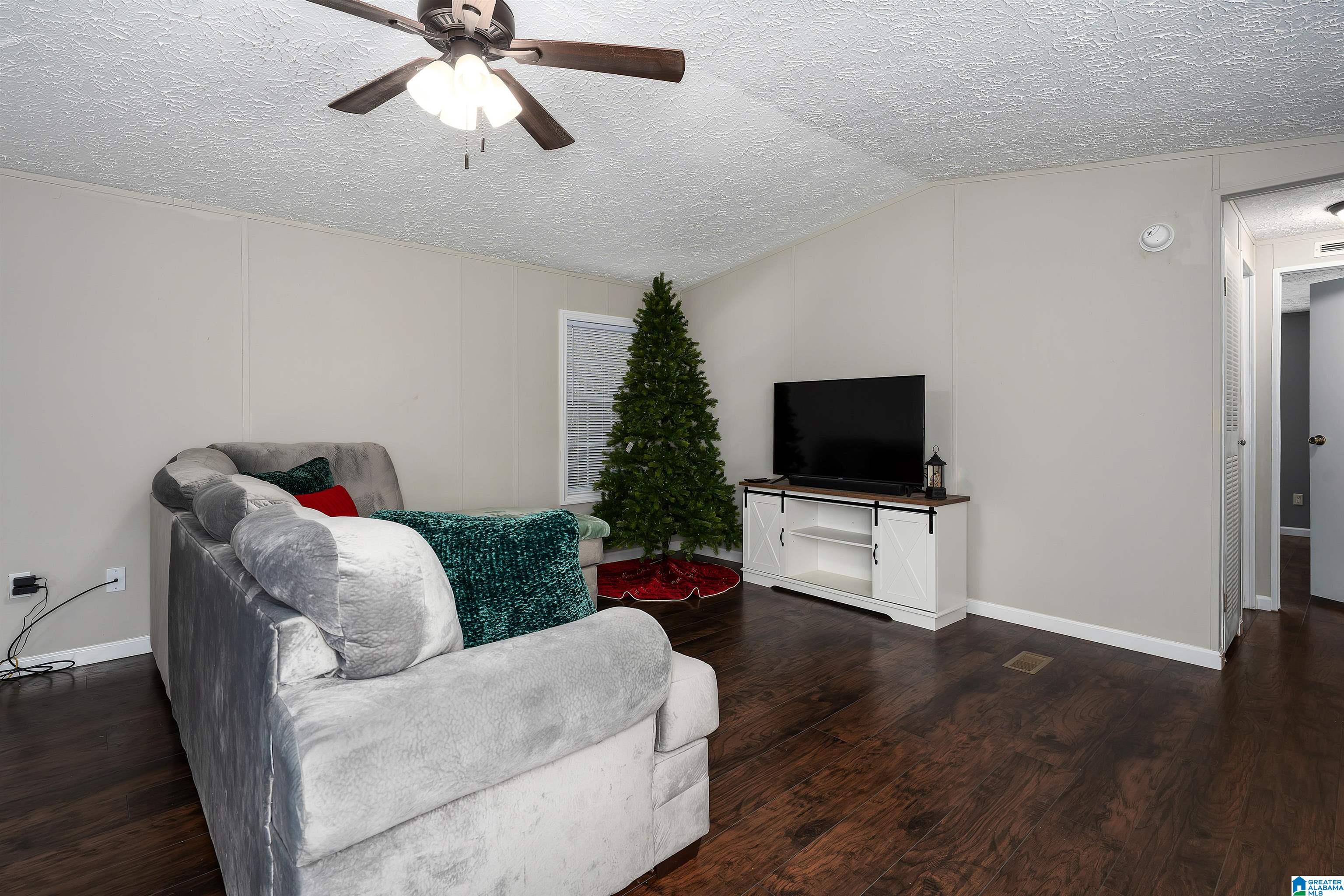 150 COUNTRY LIVING CIRCLE