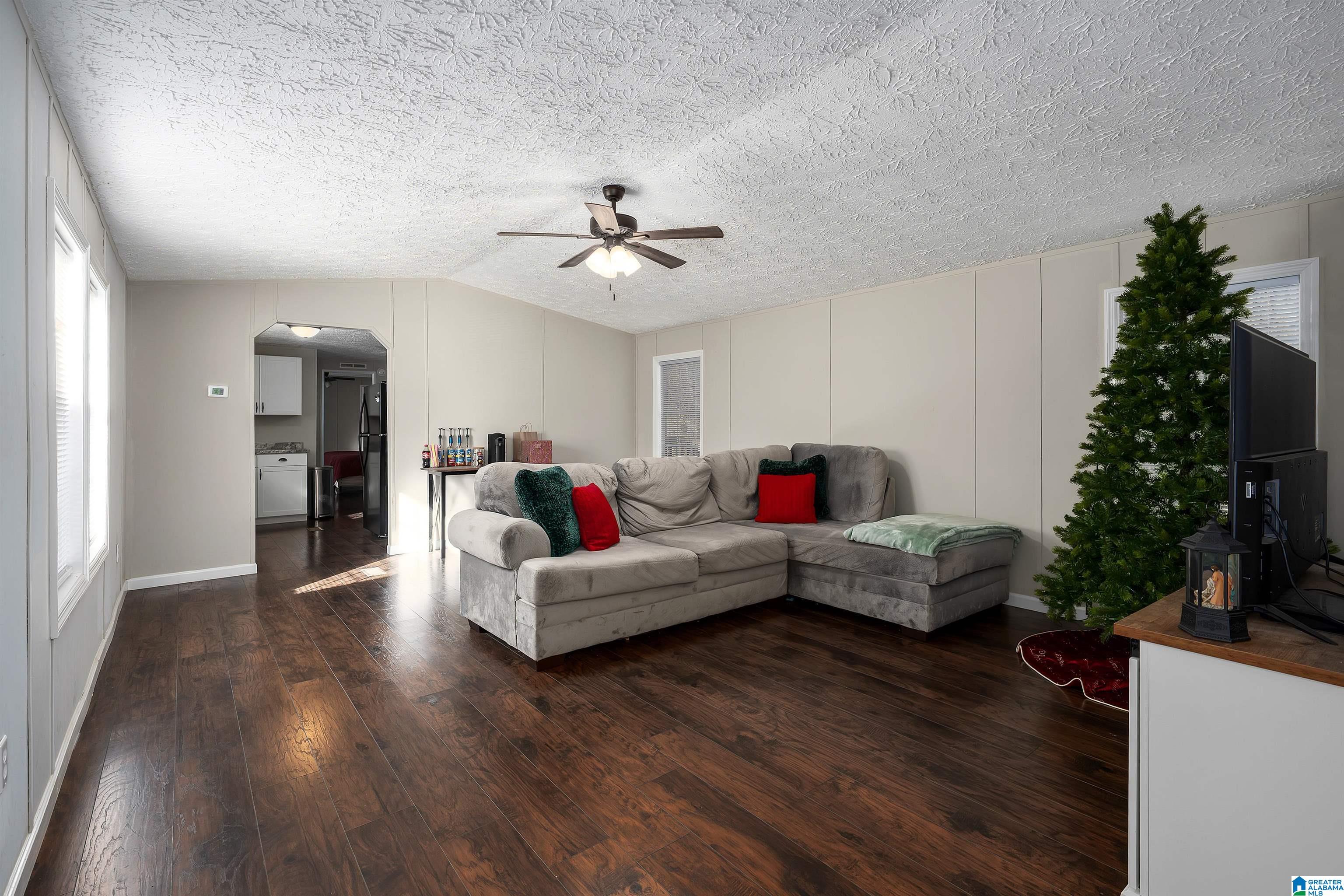 150 COUNTRY LIVING CIRCLE