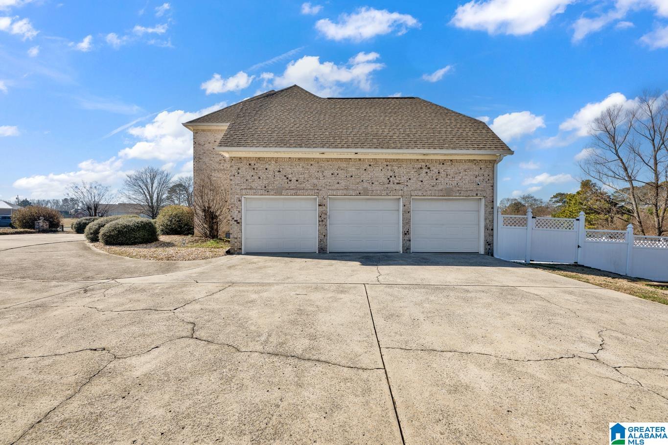 76 DERRICK CIRCLE