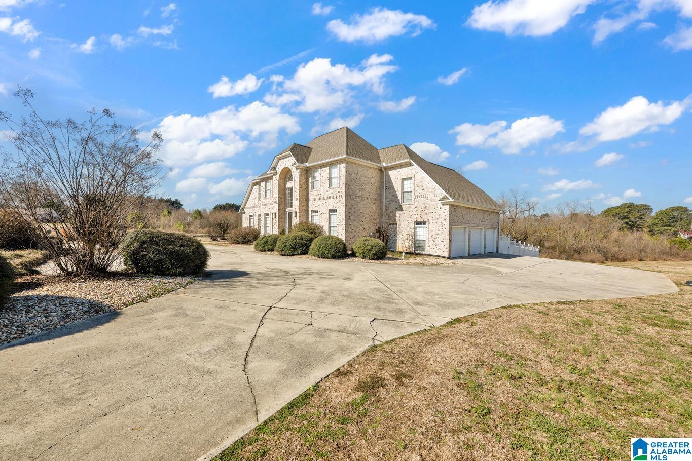 76 DERRICK CIRCLE