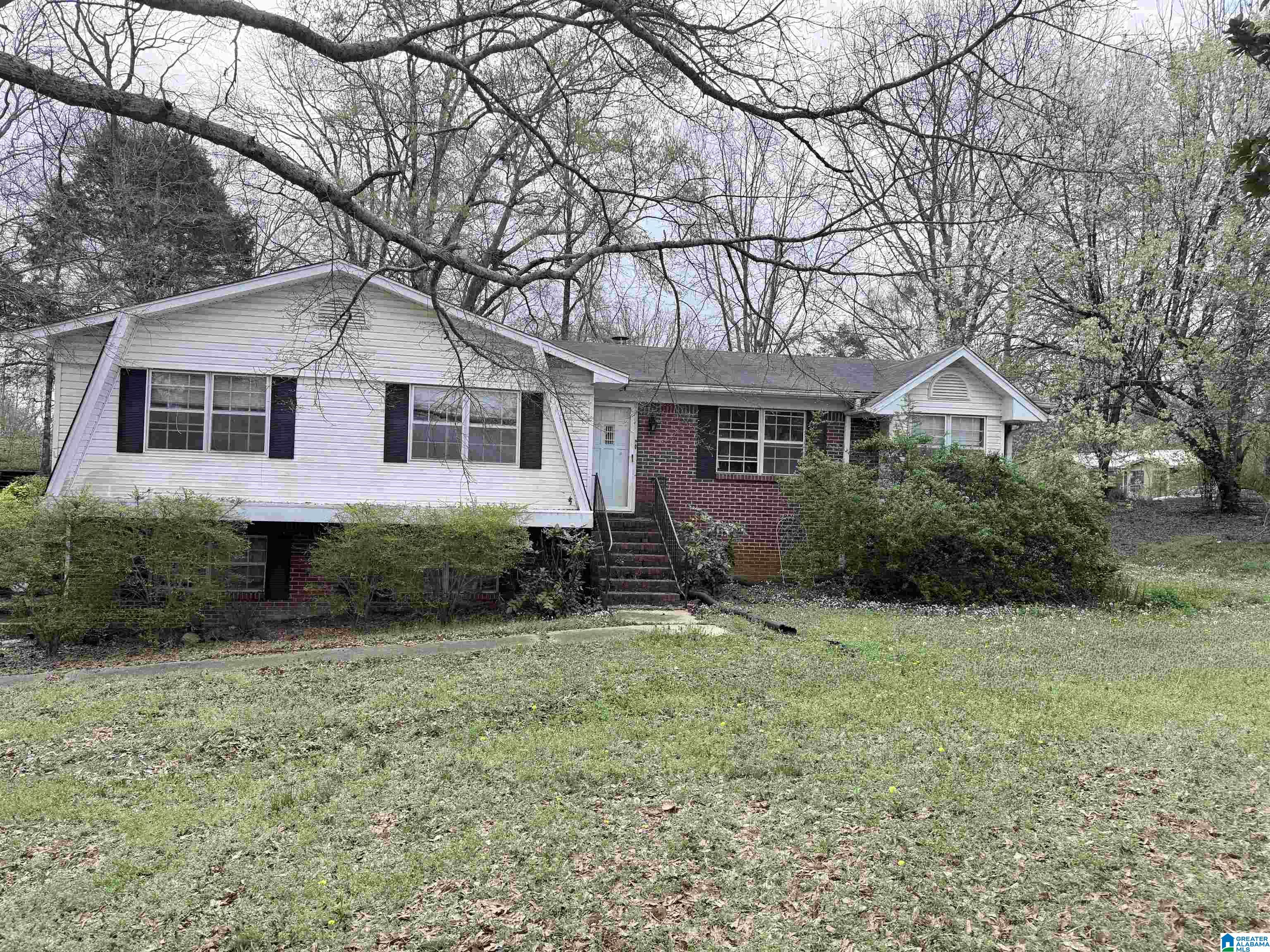 209 OAK DRIVE W