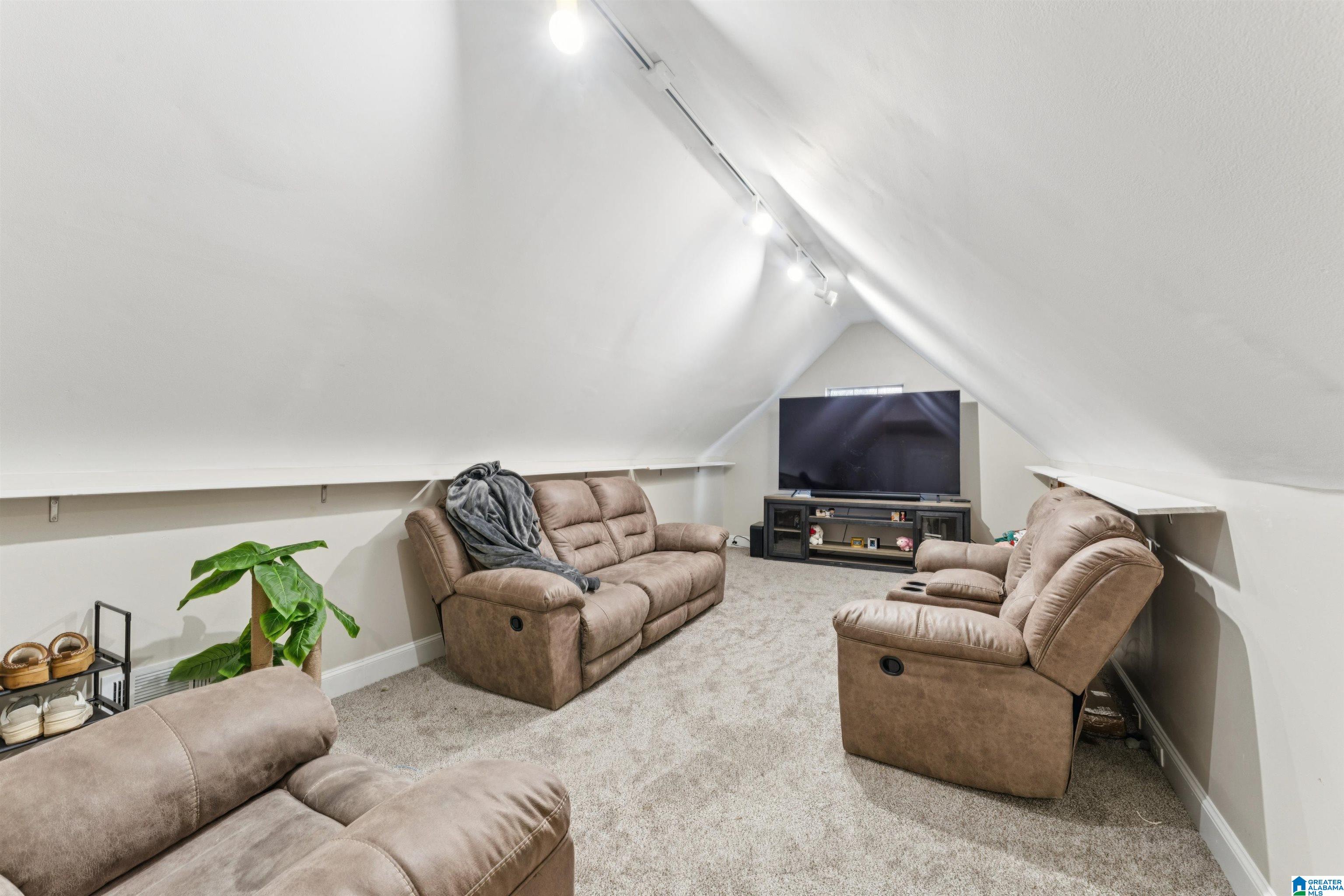 8199 CYPRESS WAY