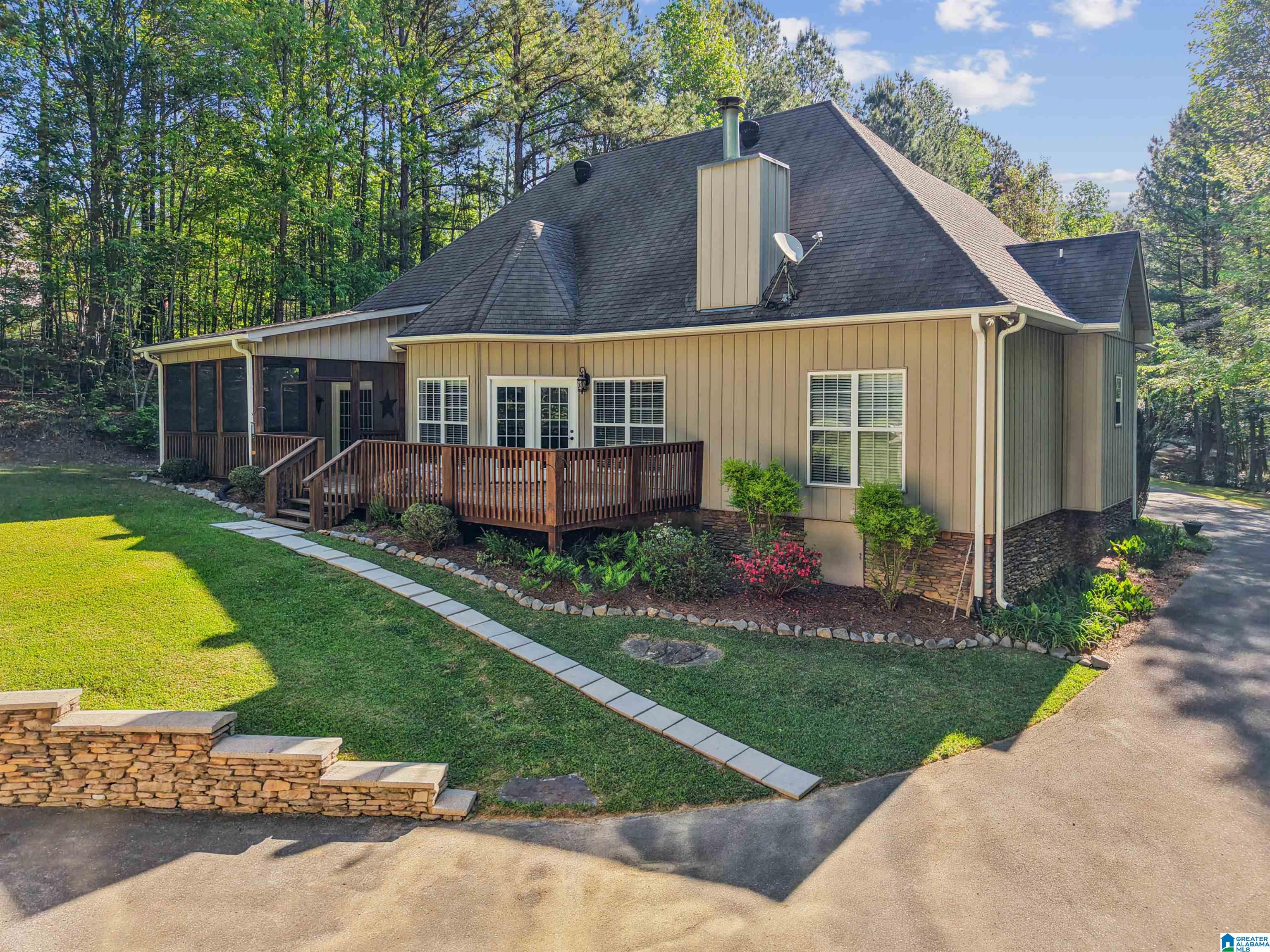 910 TWIN BLUFFS DRIVE