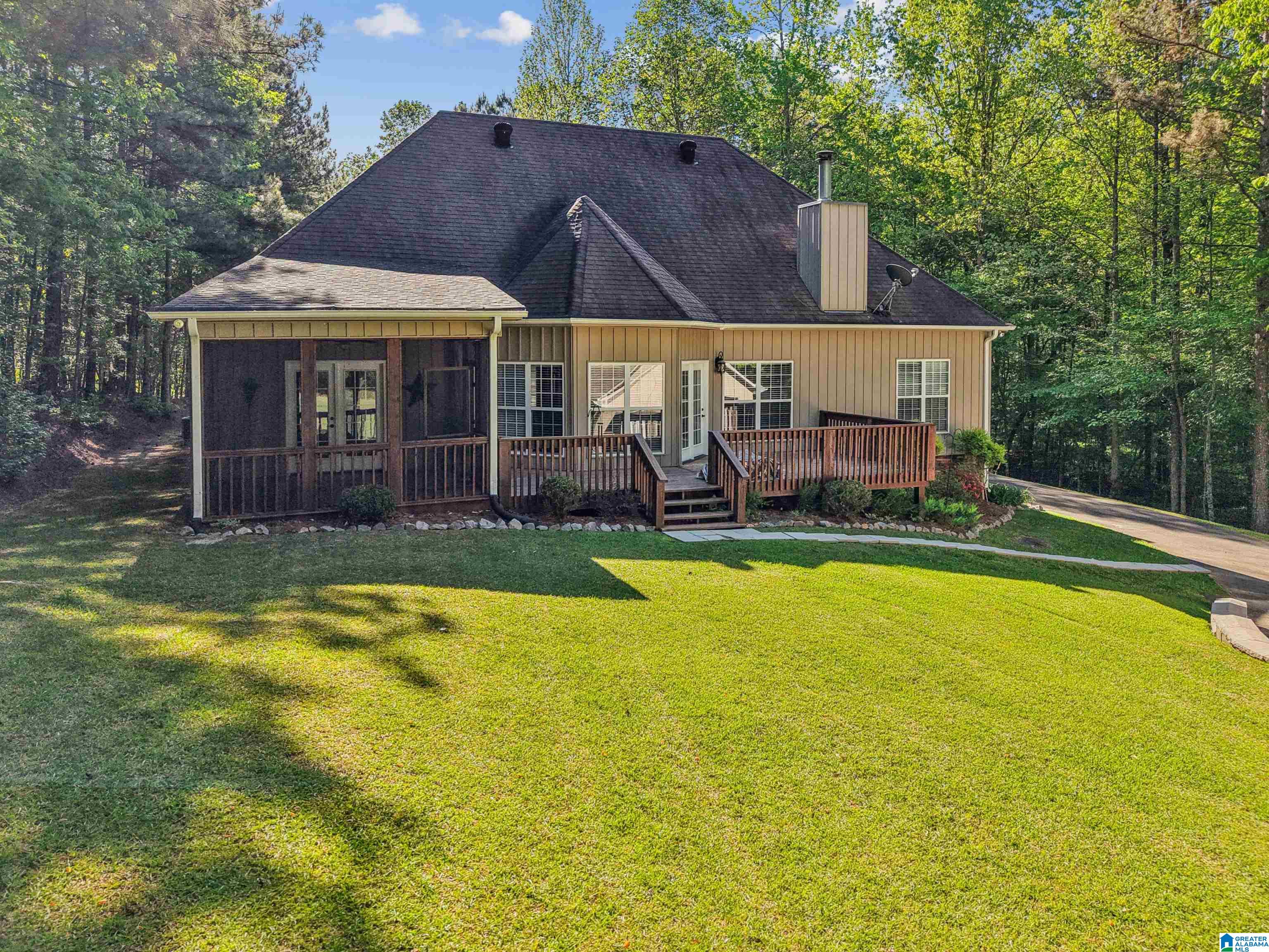 910 TWIN BLUFFS DRIVE