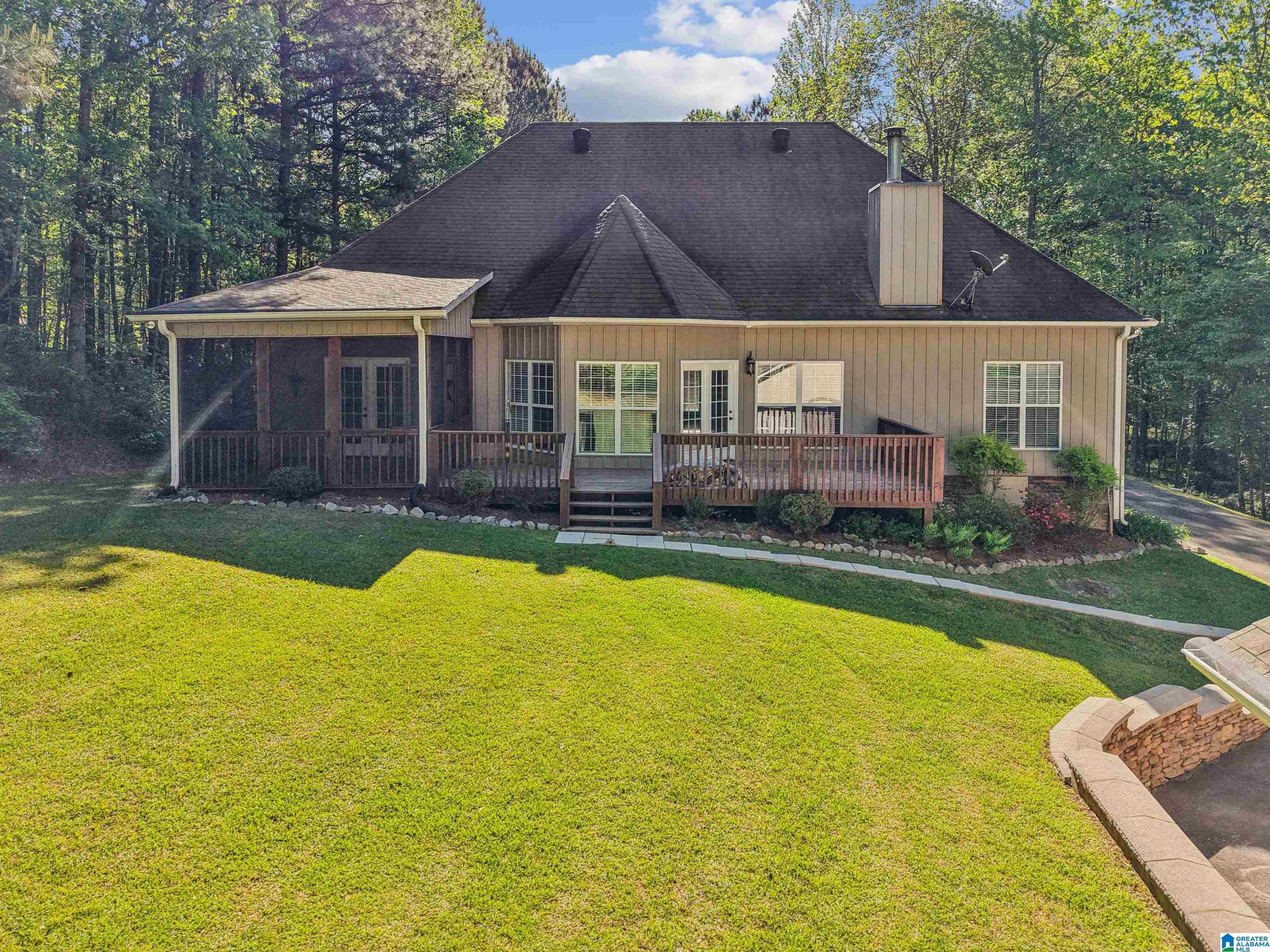 910 TWIN BLUFFS DRIVE