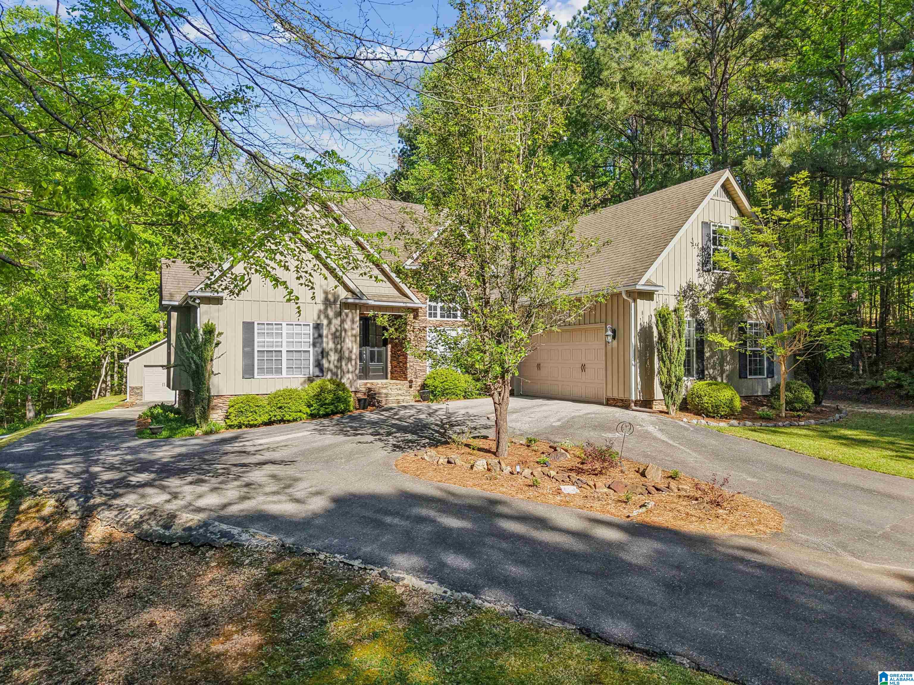 910 TWIN BLUFFS DRIVE