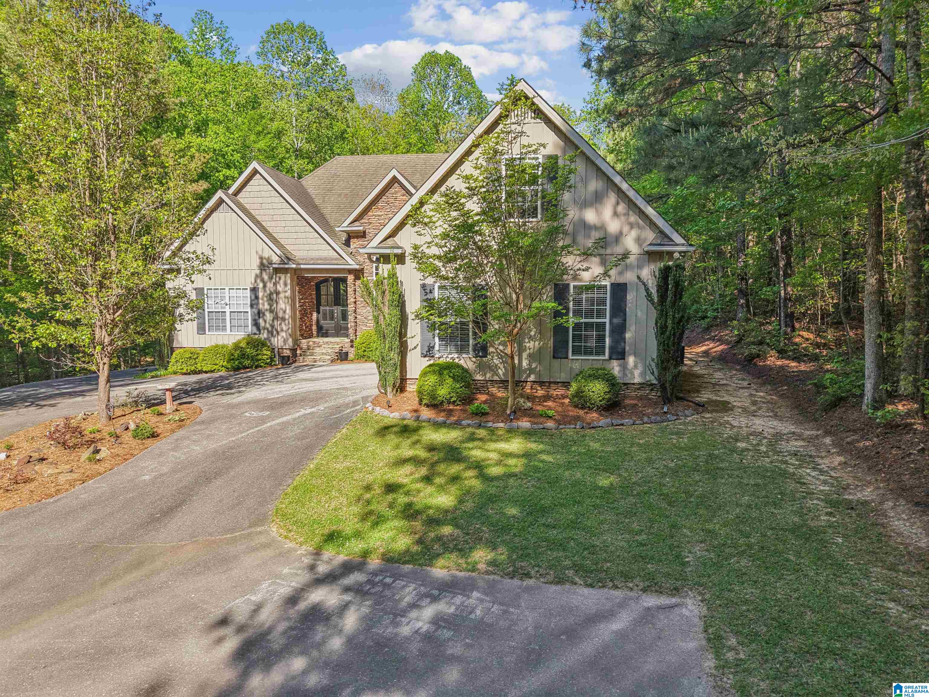 910 TWIN BLUFFS DRIVE