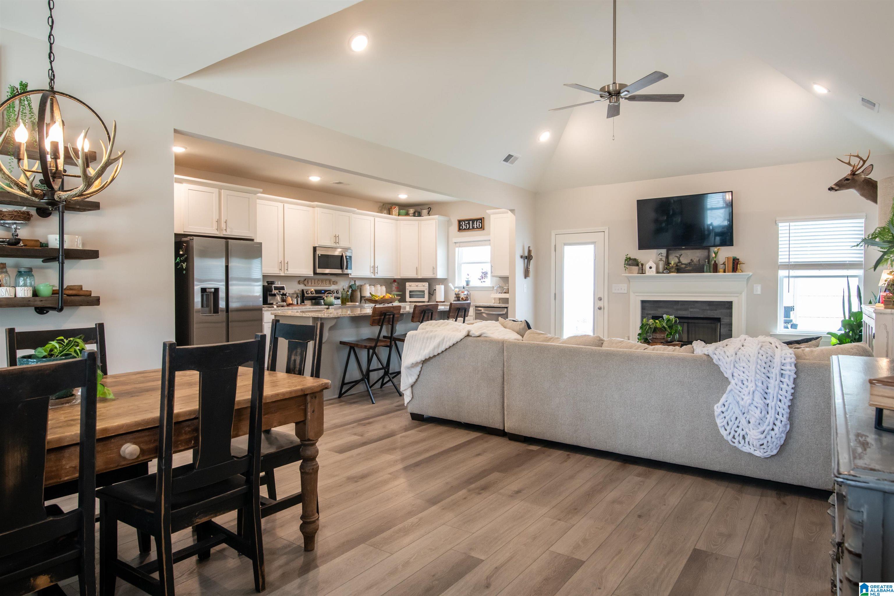 2030 BAXTER AVENUE