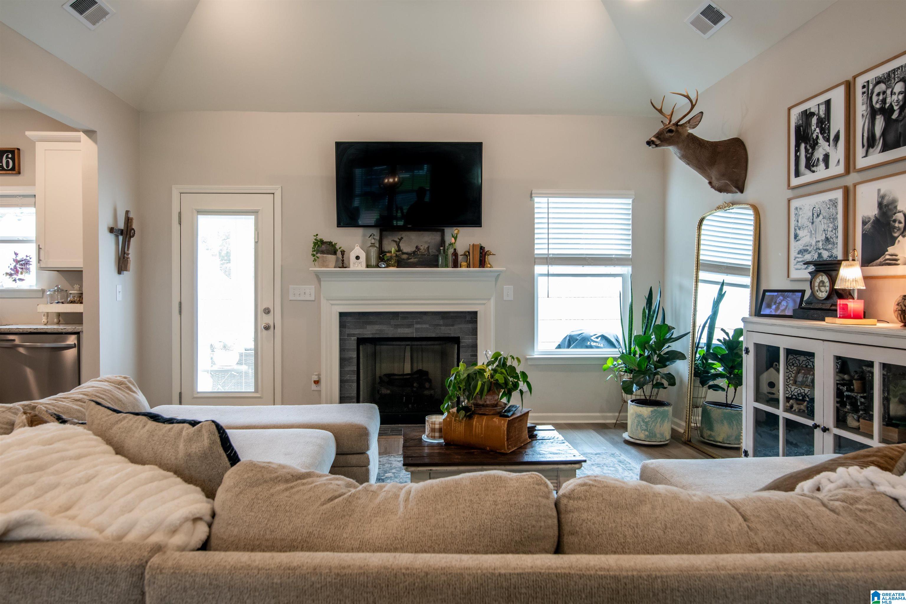 2030 BAXTER AVENUE