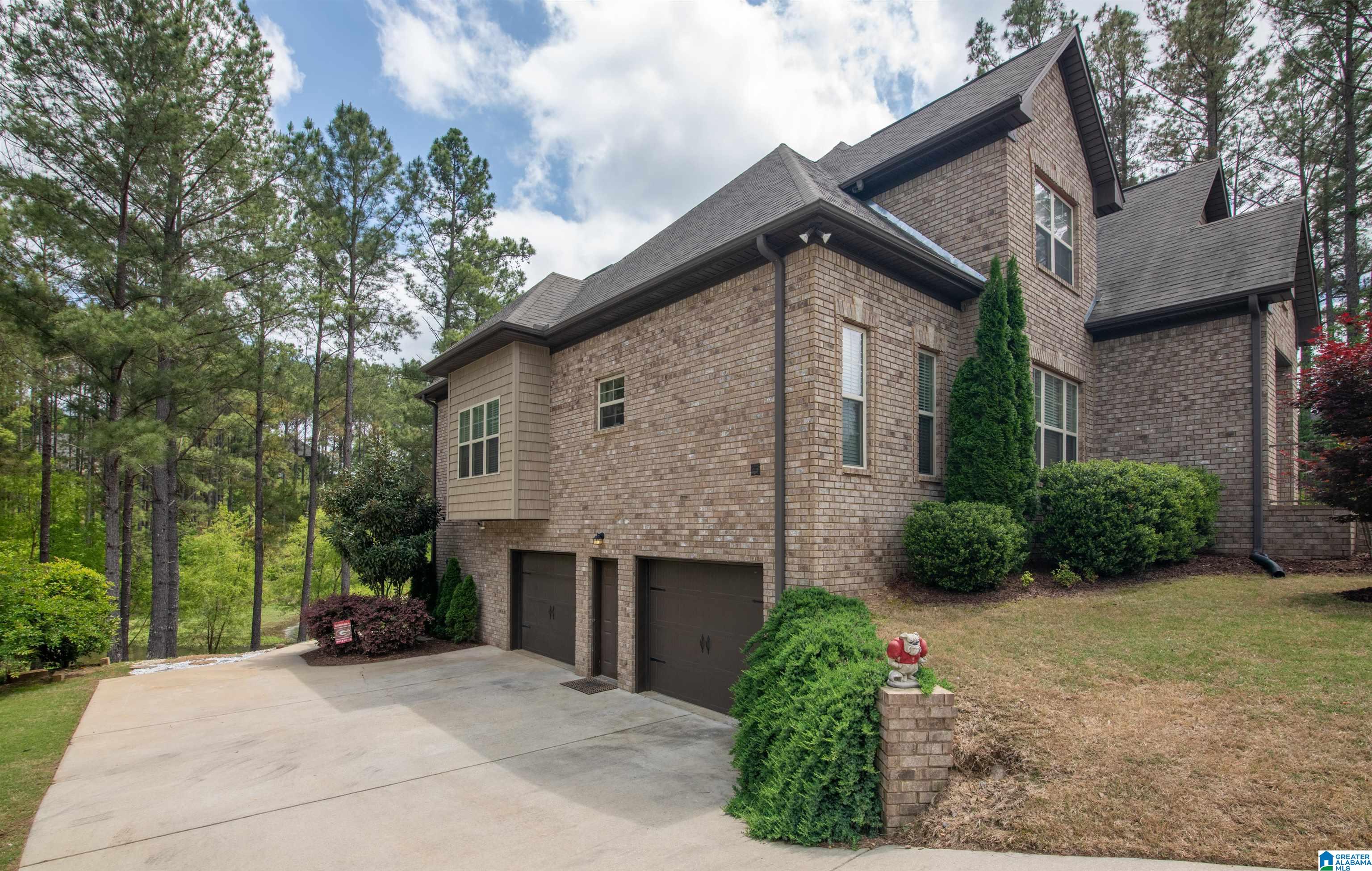 155 LAKESIDE DRIVE