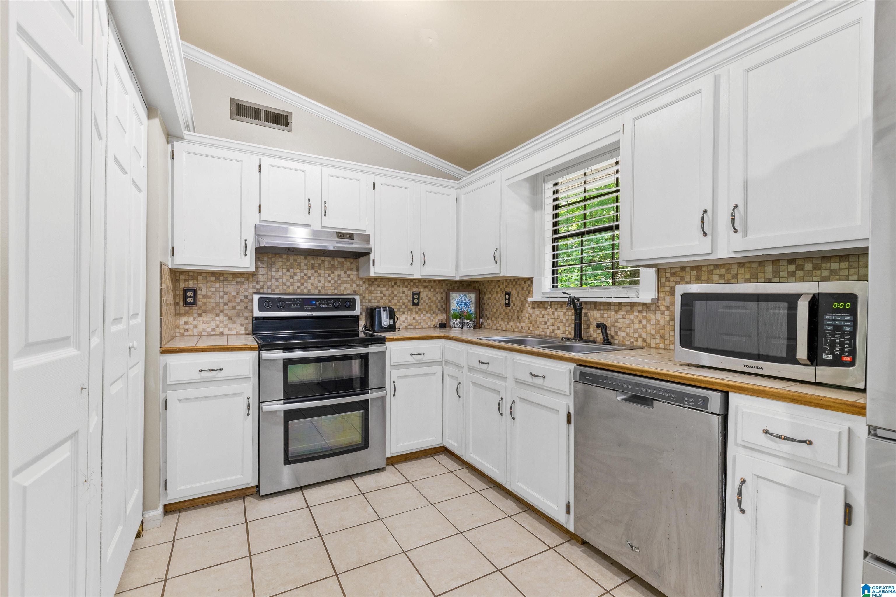 426 OAK RIDGE ROAD
