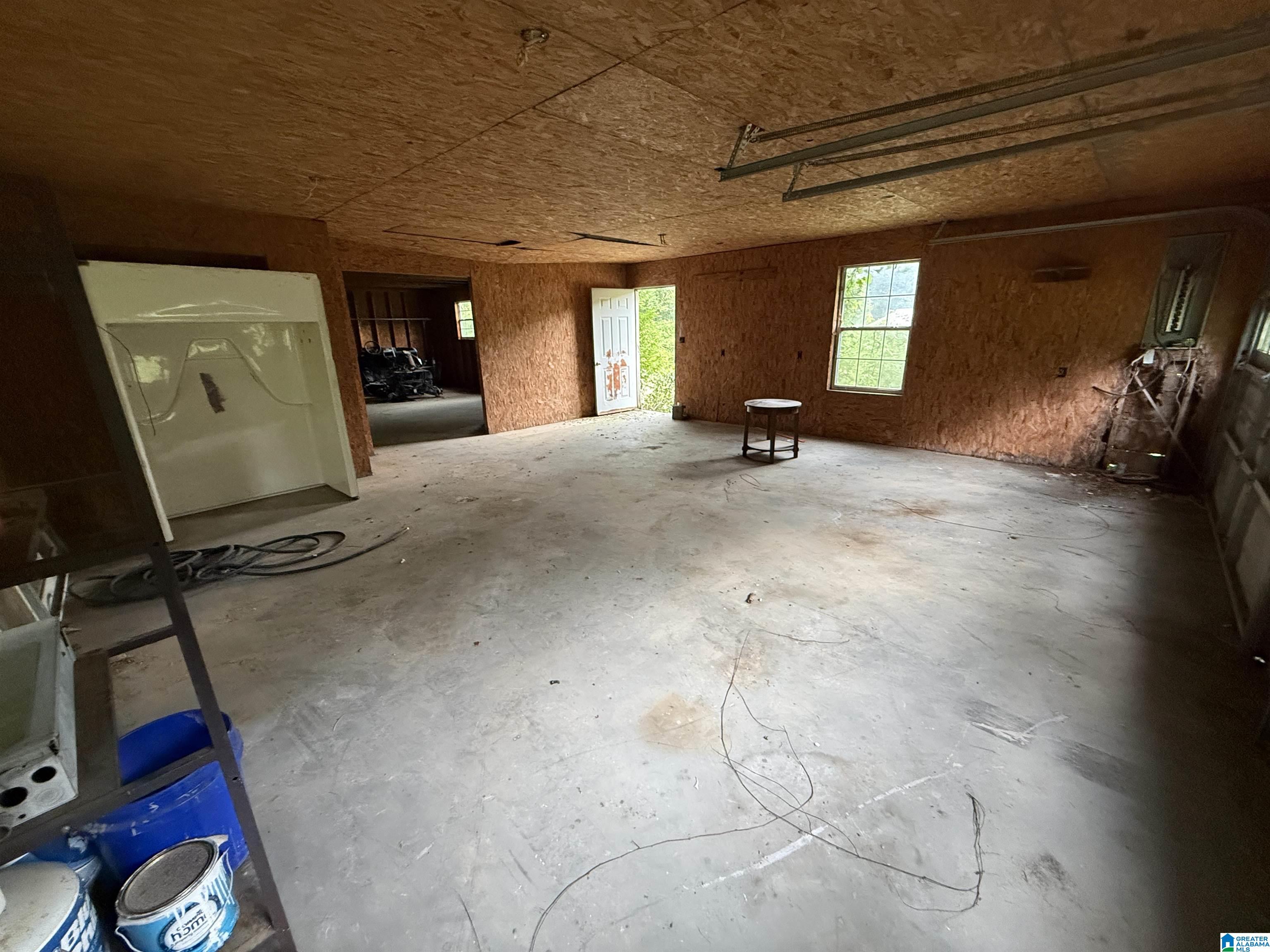 315 RED OAK DRIVE
