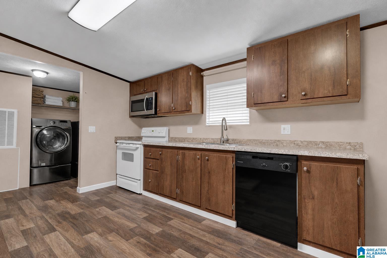 855 CHERRYWOOD COURT