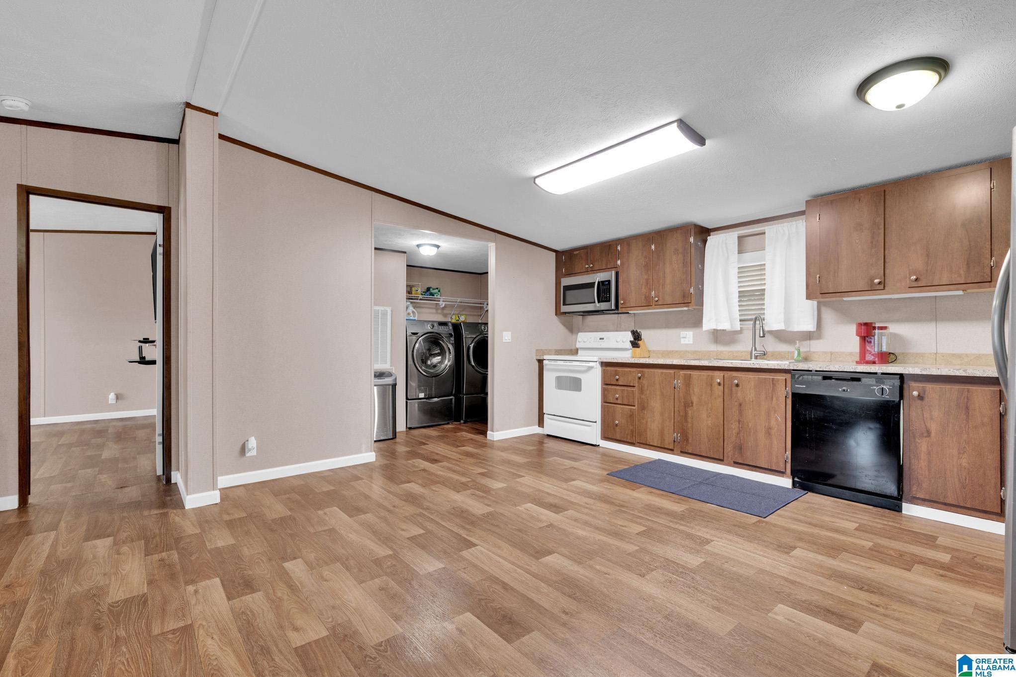 855 CHERRYWOOD COURT