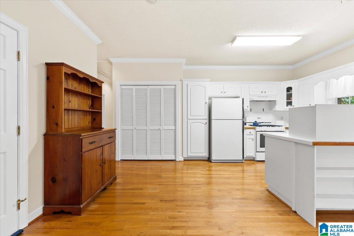 4024 CHRISTOPHER DRIVE