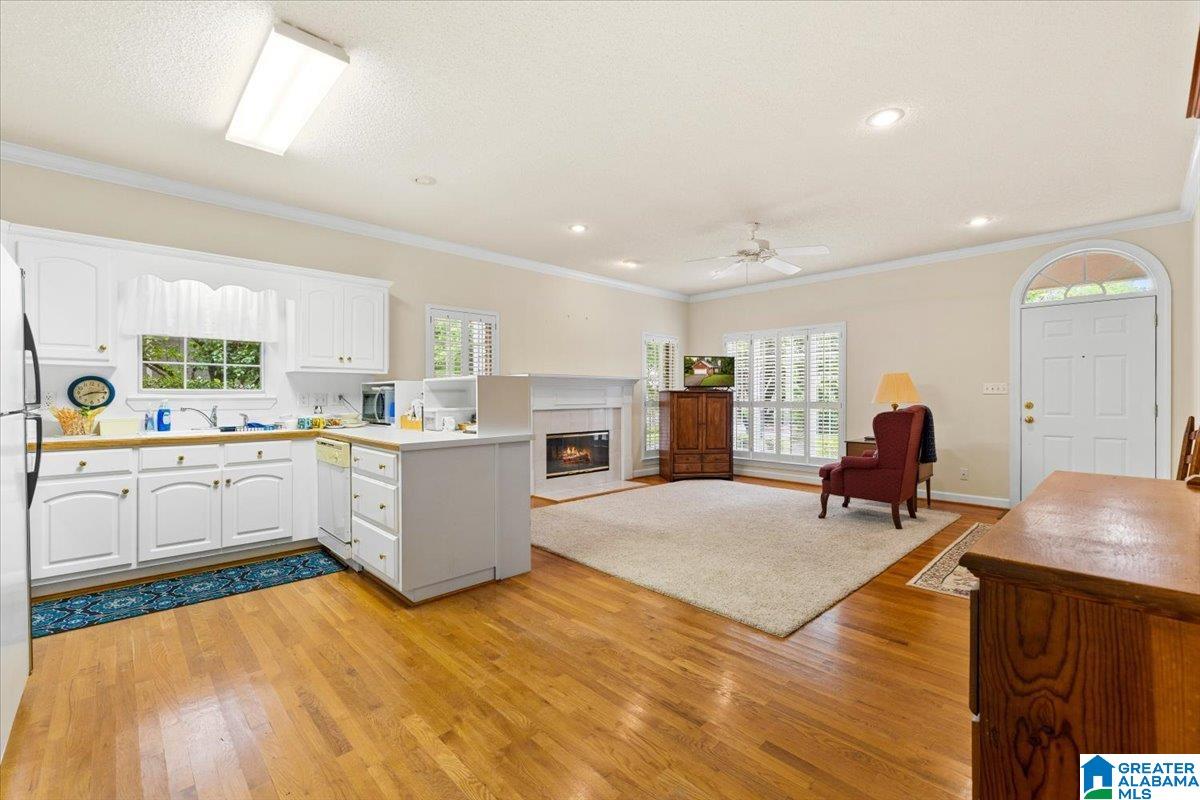 4024 CHRISTOPHER DRIVE