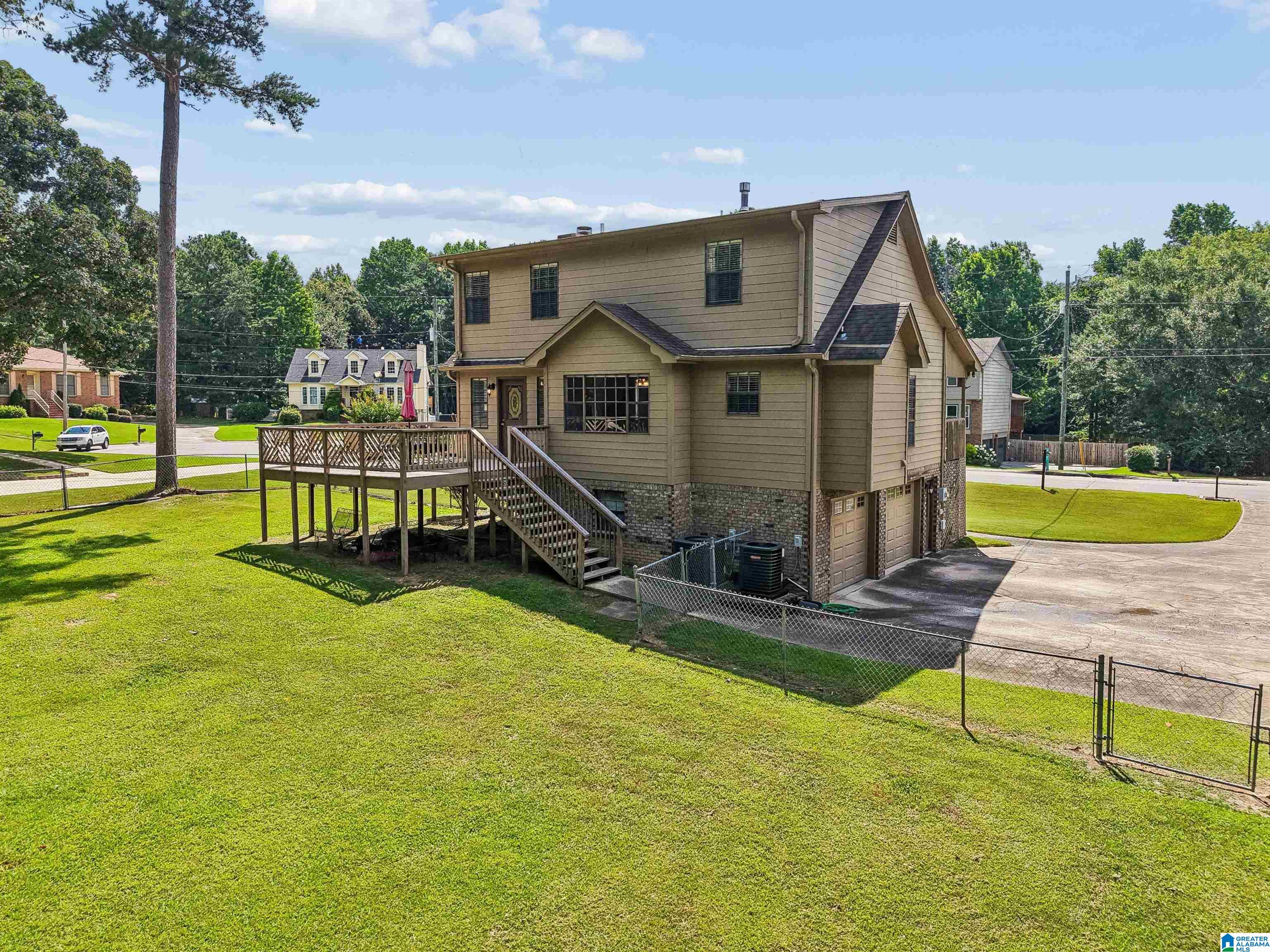 609 CHEROKEE CIRCLE