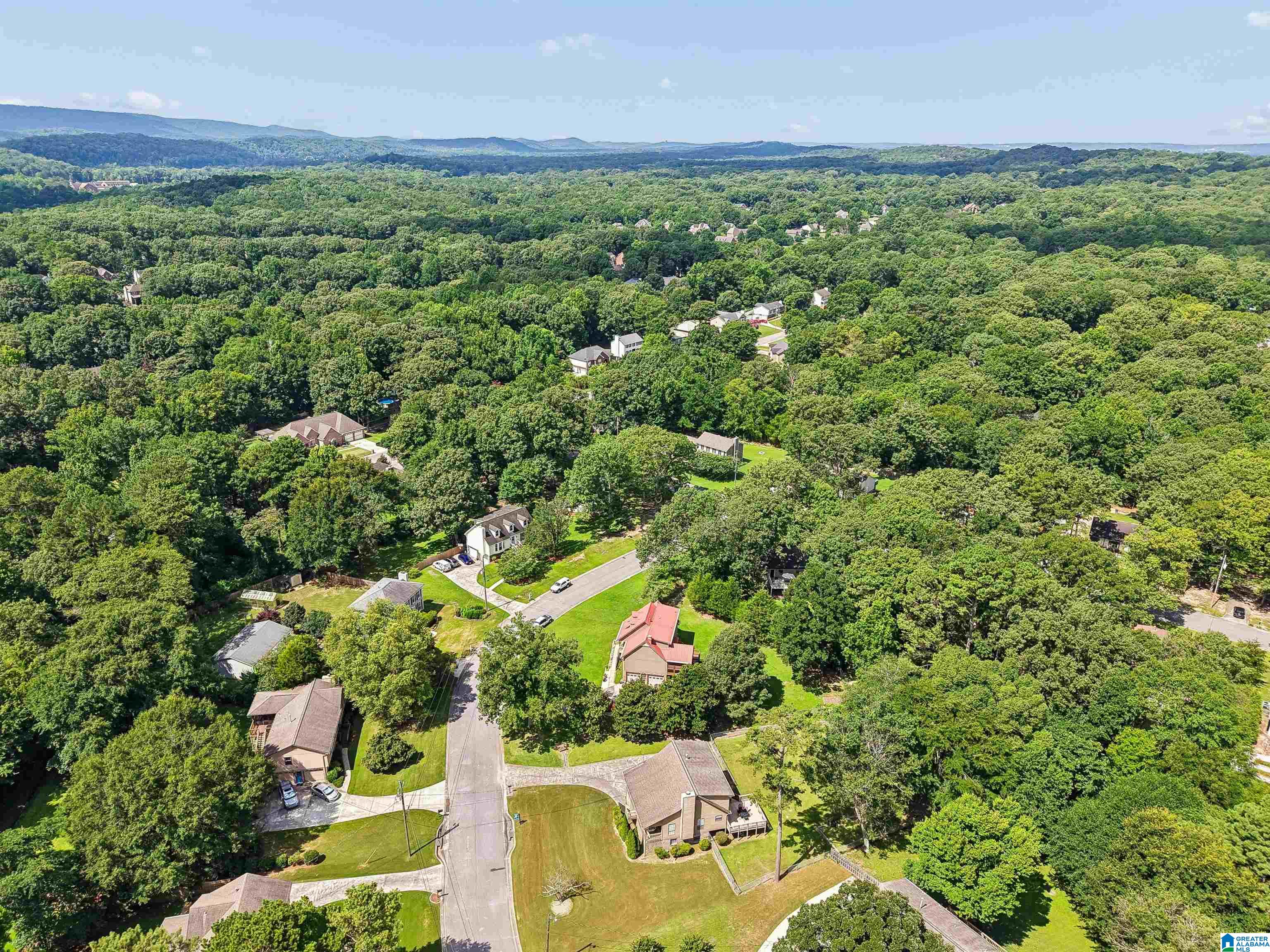 609 CHEROKEE CIRCLE