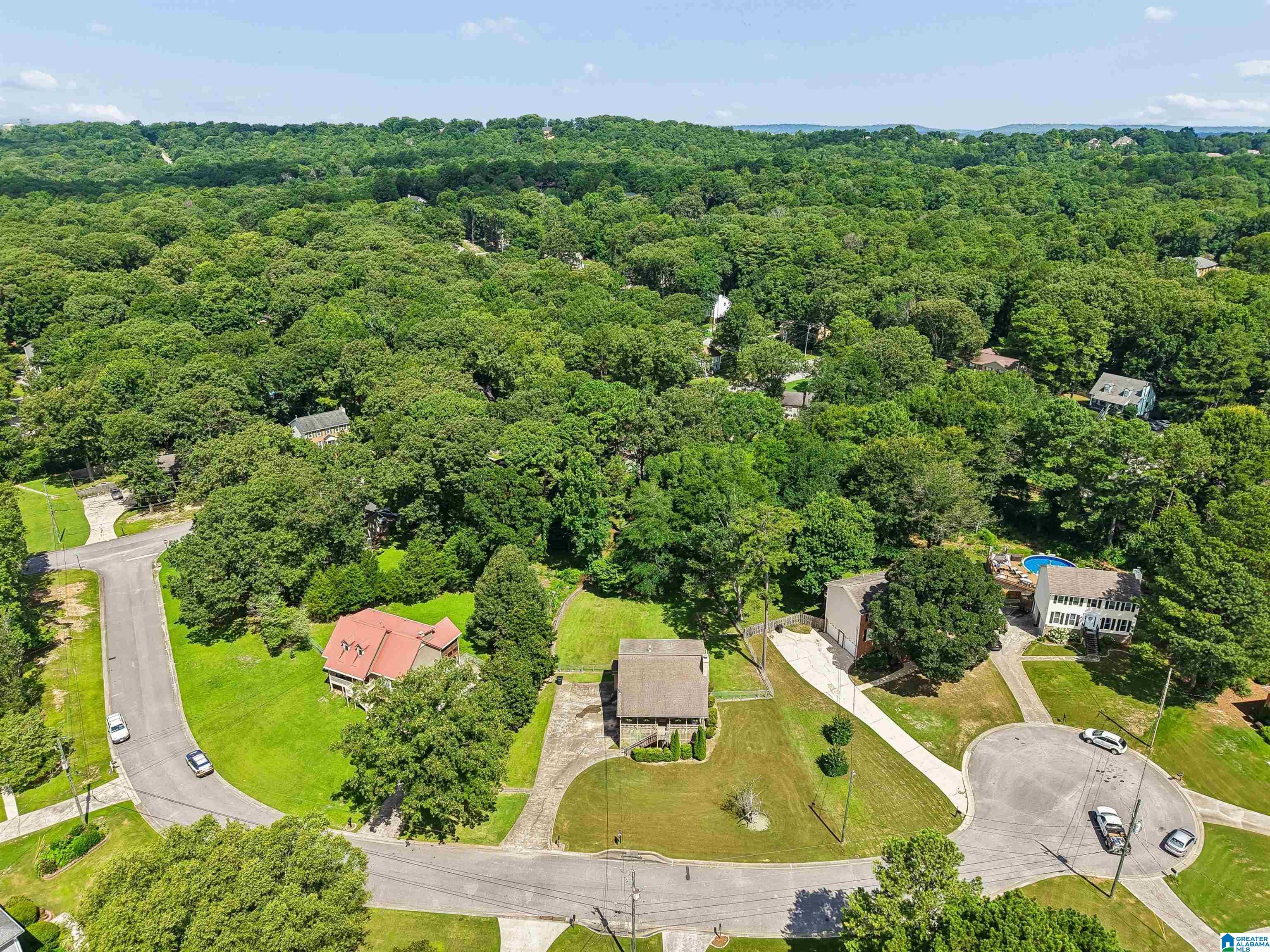 609 CHEROKEE CIRCLE