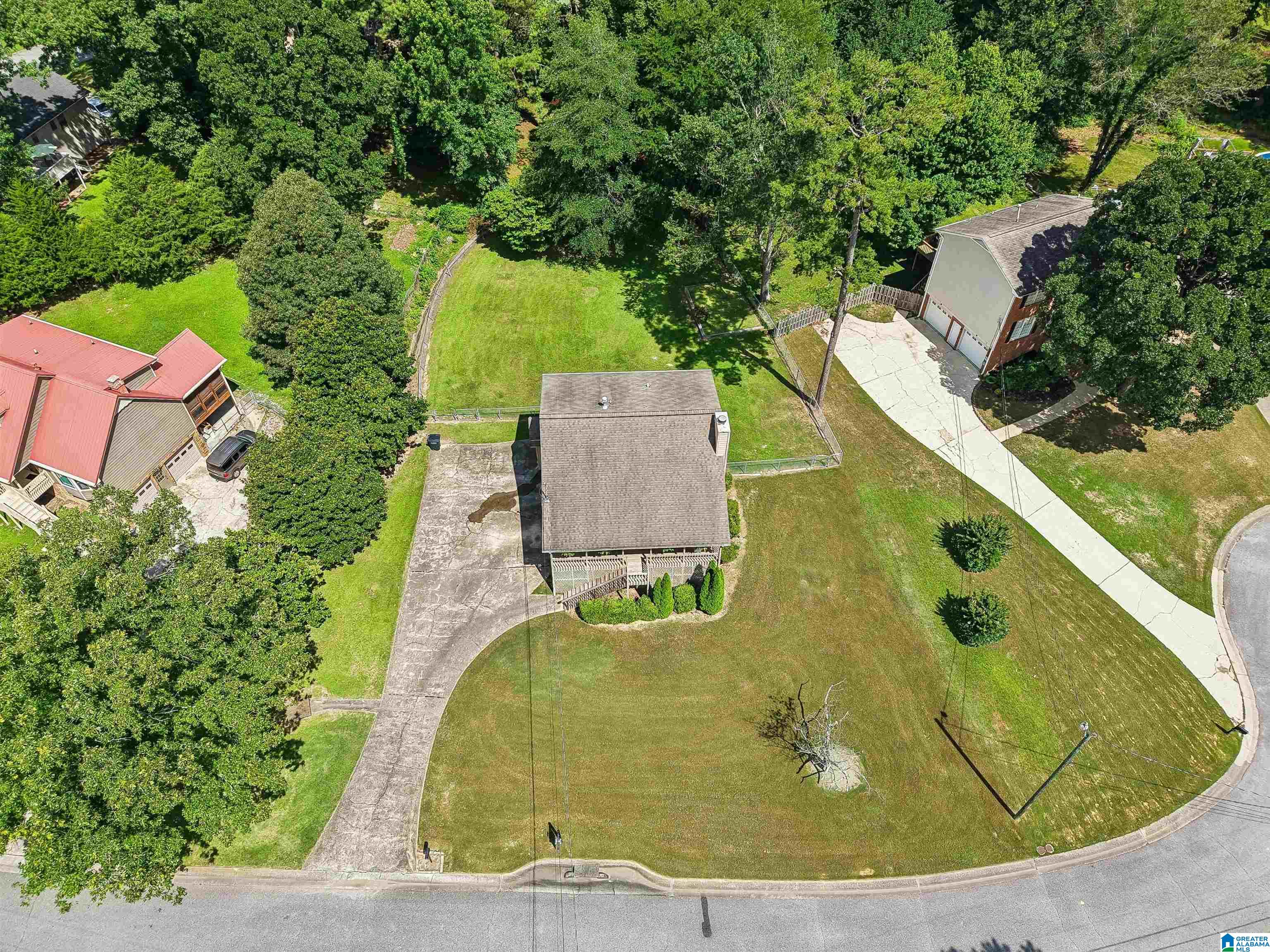 609 CHEROKEE CIRCLE