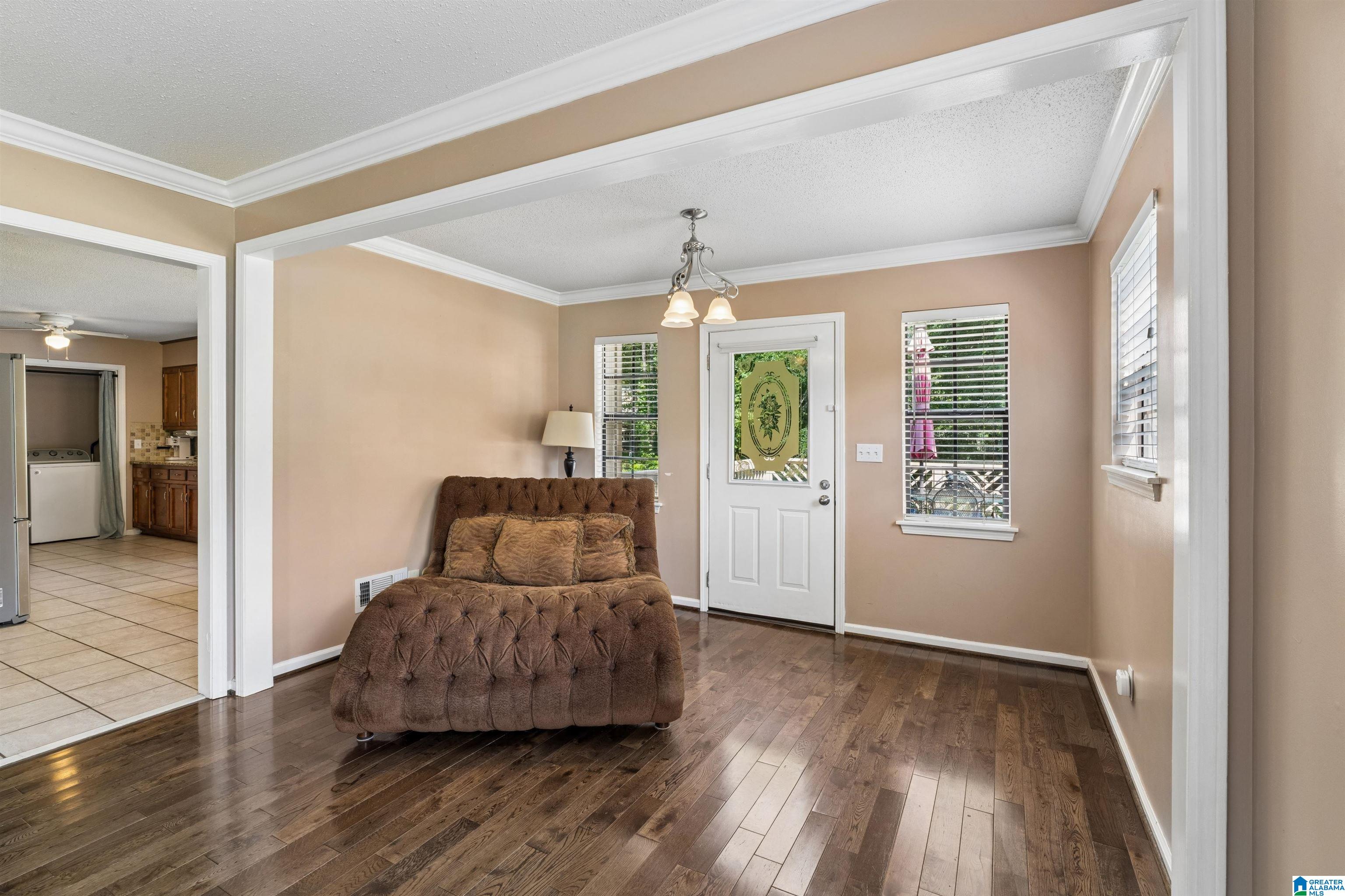609 CHEROKEE CIRCLE