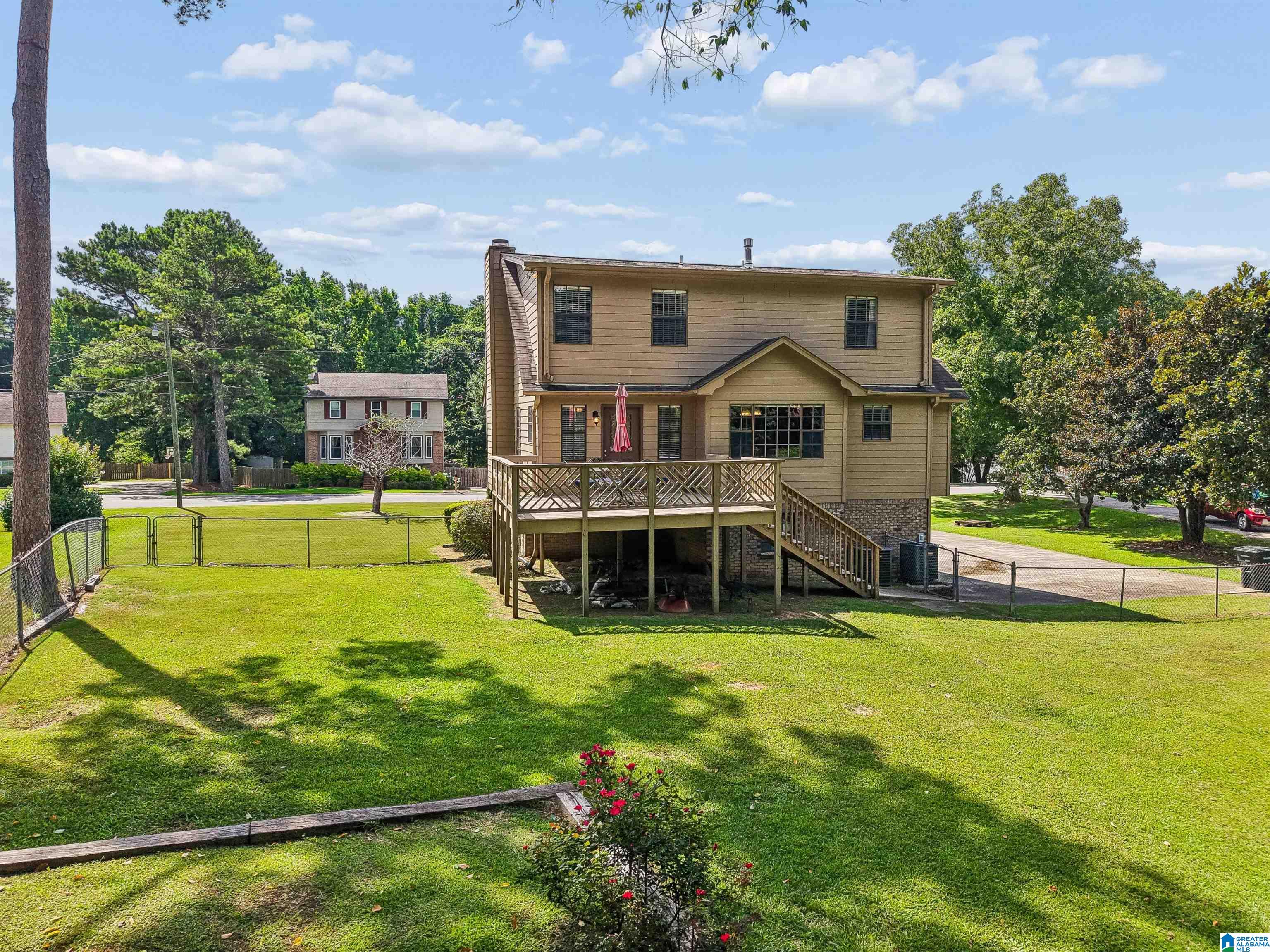 609 CHEROKEE CIRCLE