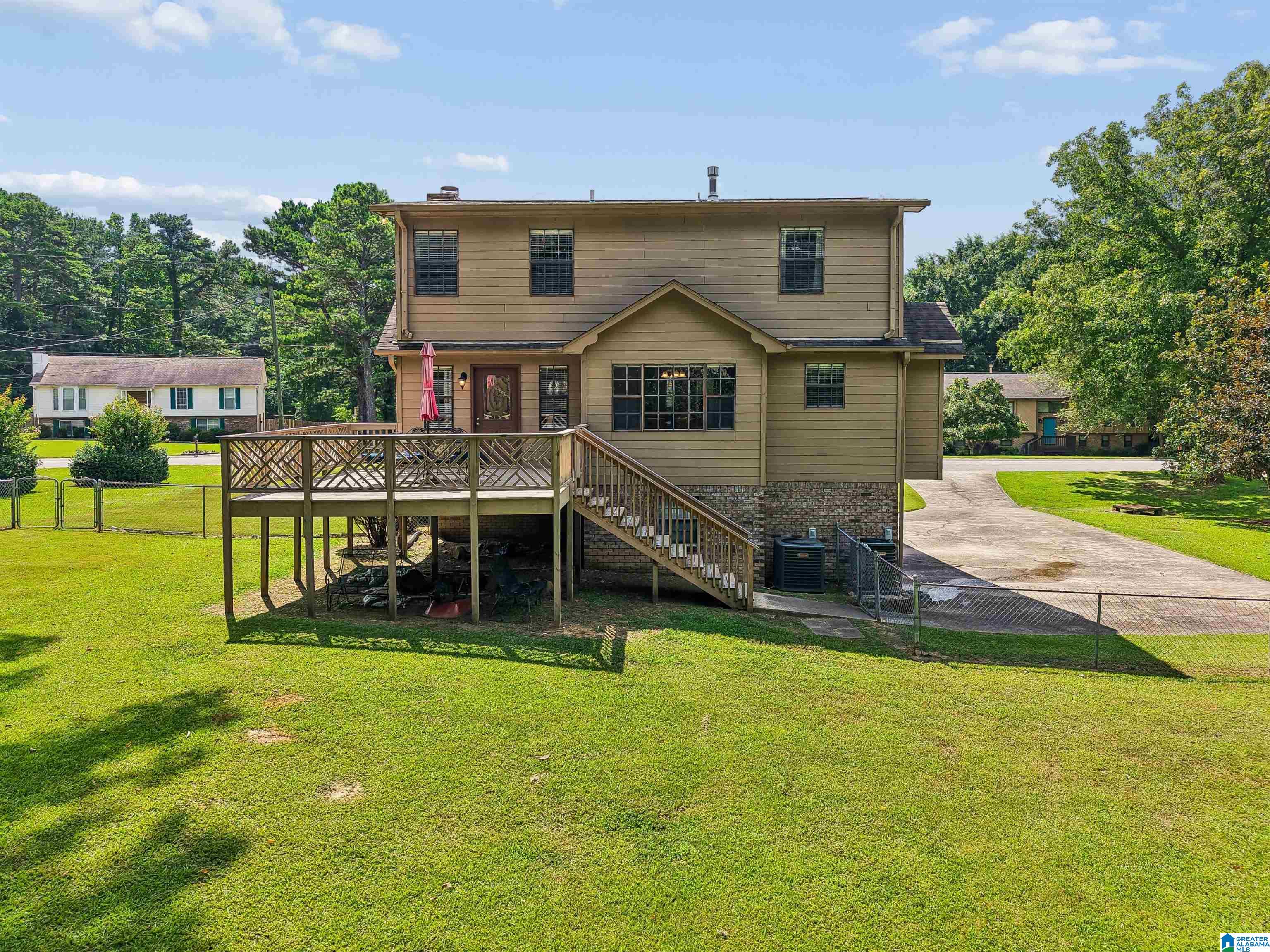 609 CHEROKEE CIRCLE